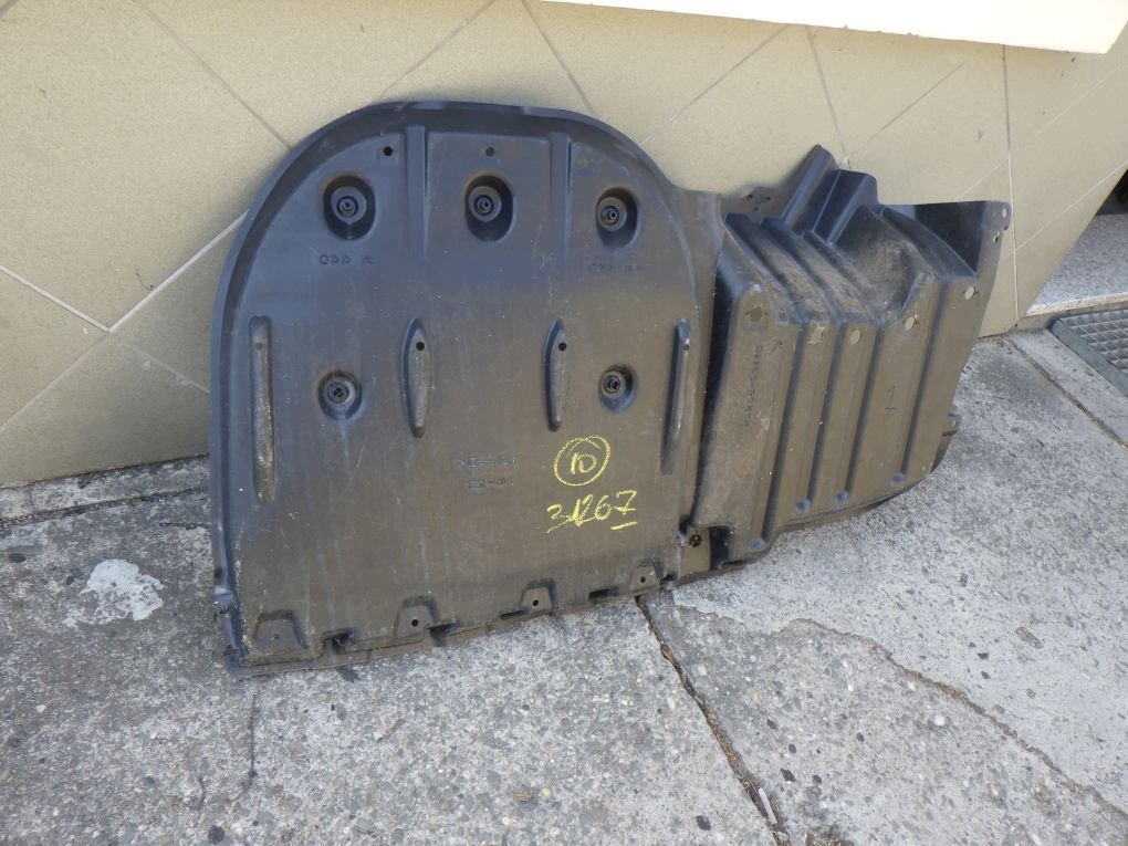 Toyota Camry VIII XV70 cover chassis