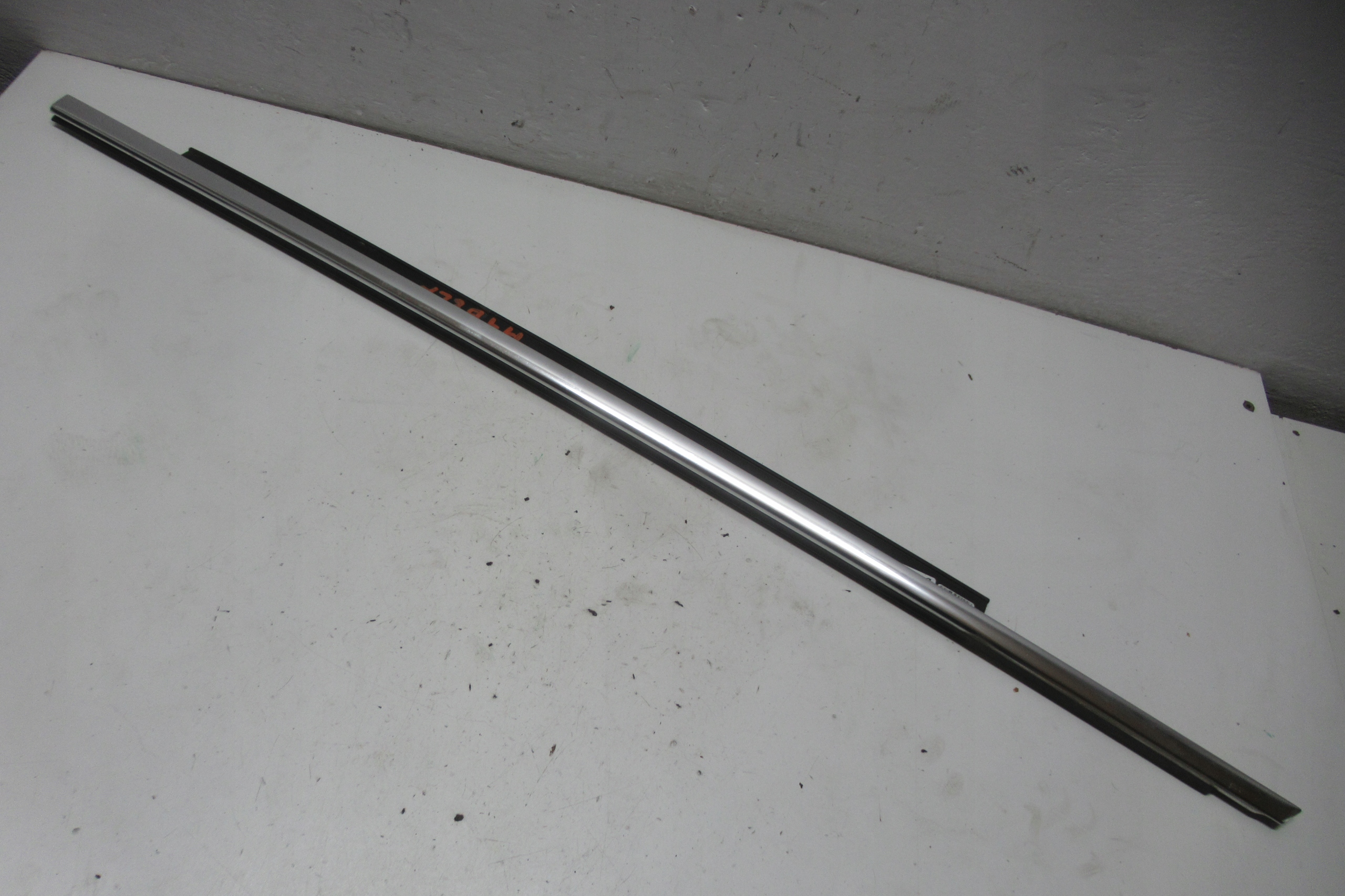 AUDI A4 B8 FL 14R moulding dust left front 8K0853283J