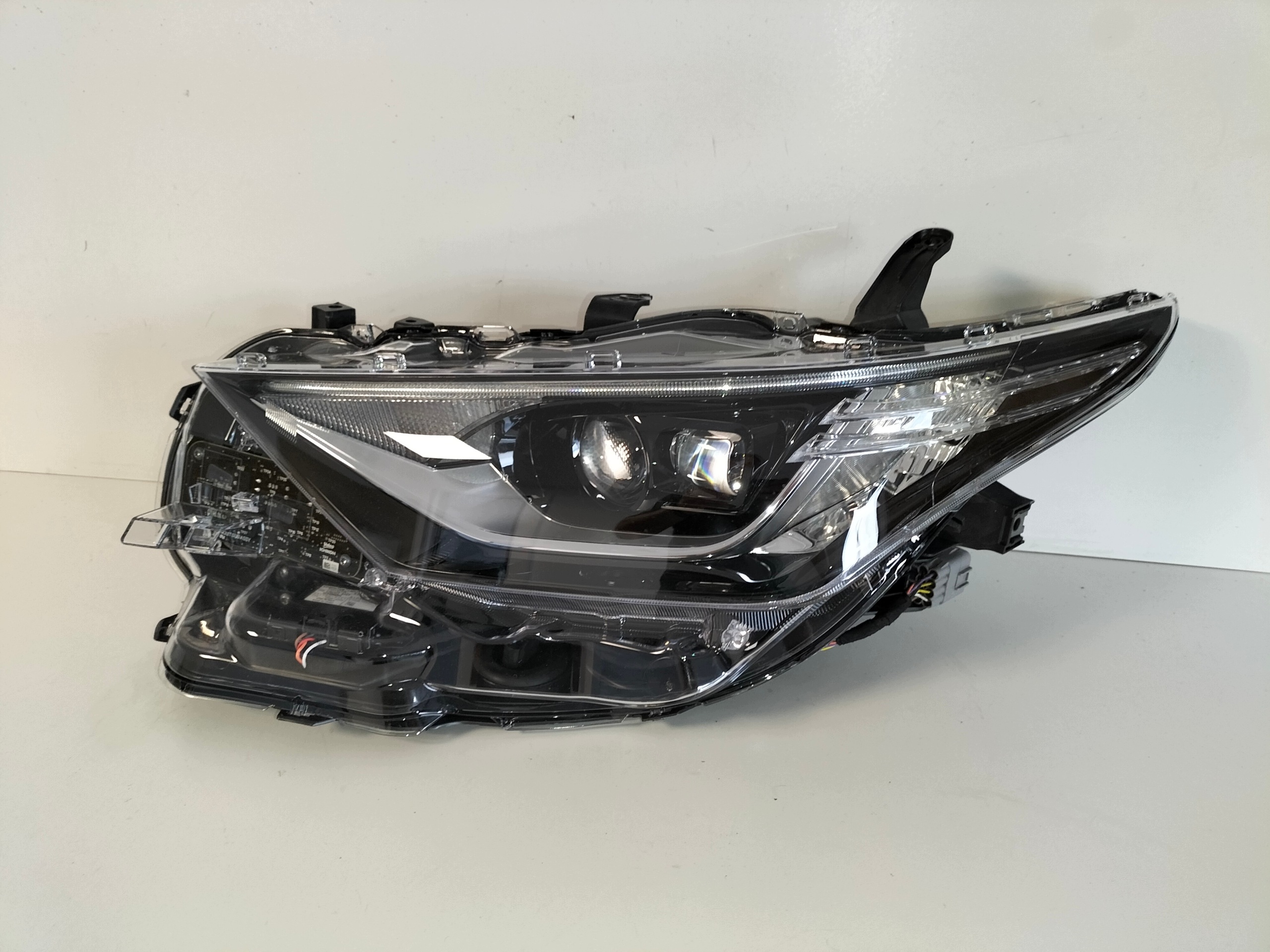 light front reflektor left TOYOTA AURIS II LIFT 15- FULL LED