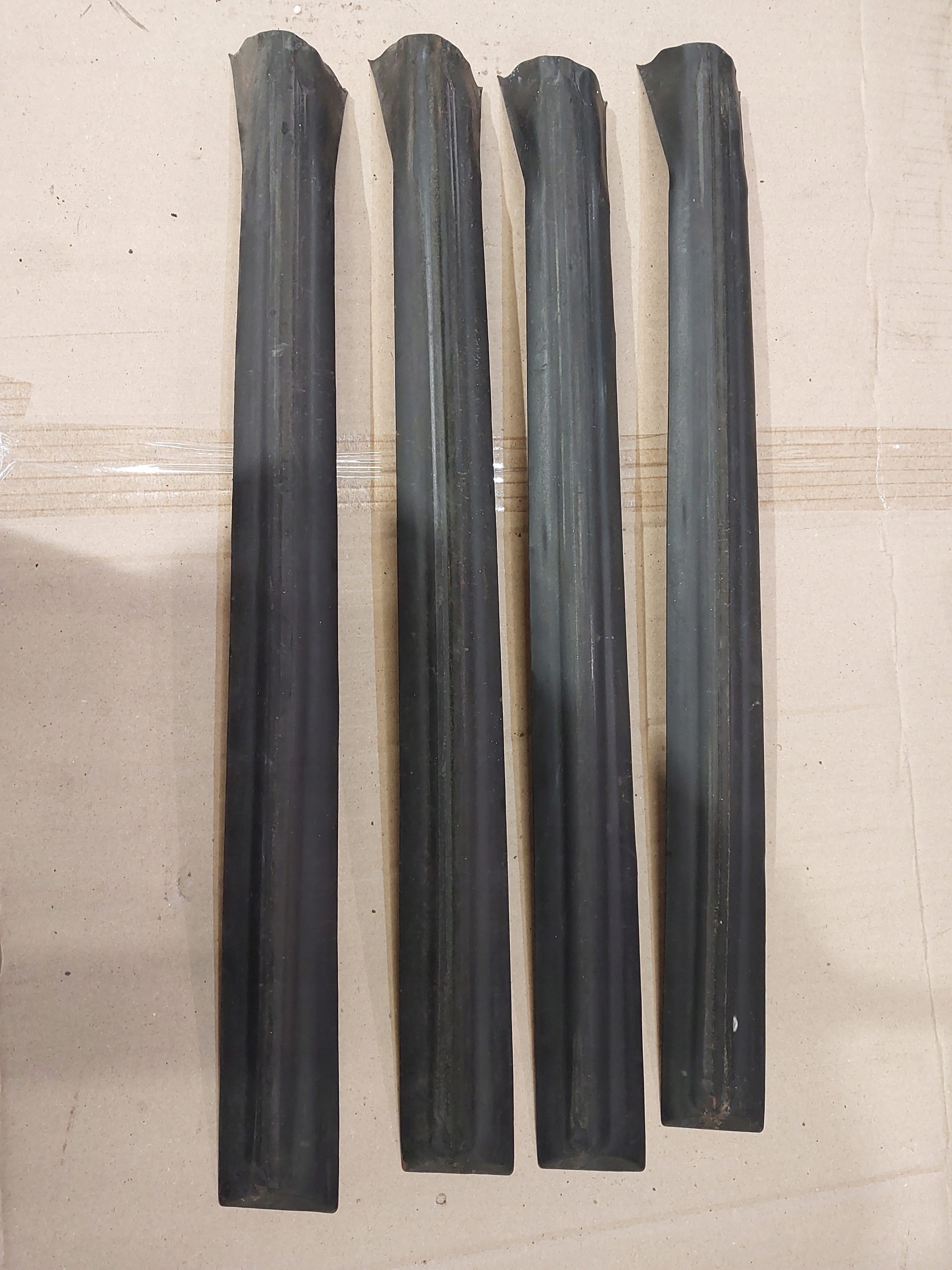 13123848 Uszczelka Drzwi Słupka Prawa Opel Meriva A RH