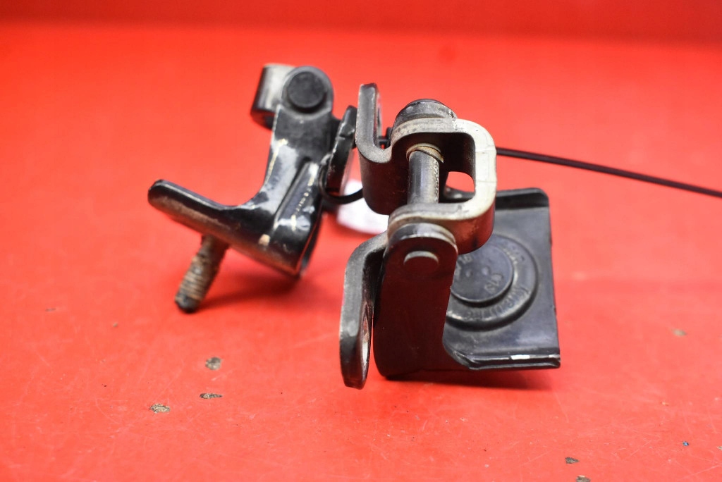 hinge hinges bonnet SKODA OCTAVIA 3 III KOMBI 13-17
