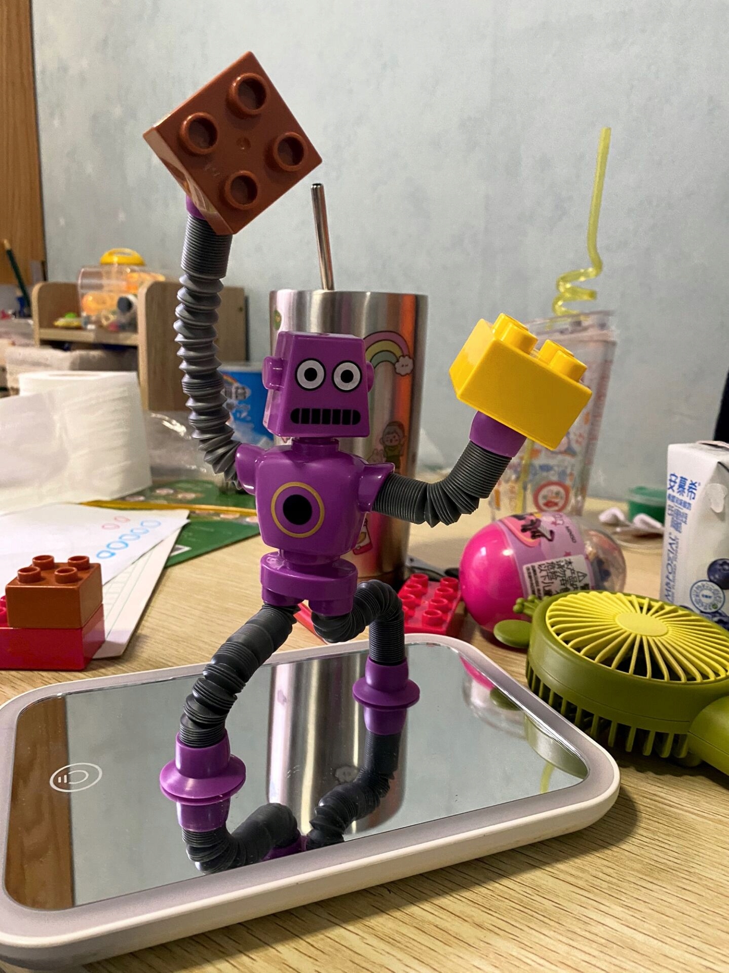 4 teleskopowe roboty zabawkowe z przyssawką Materiał inny