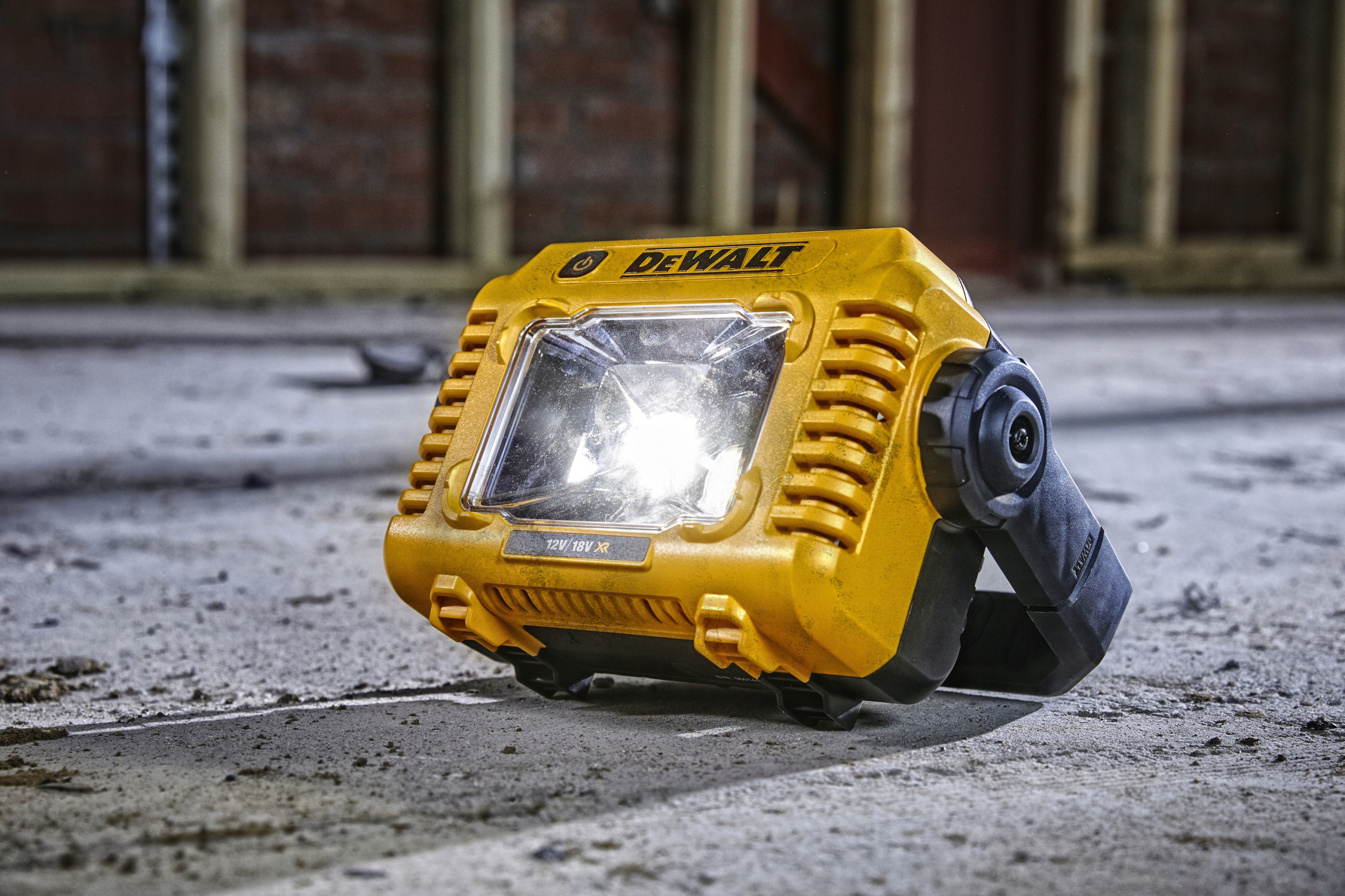 DEWALT LED Lampa Budowlana 2000 Lumen IP54 Bez Akumulatora i Ładowarki — miniatura 11