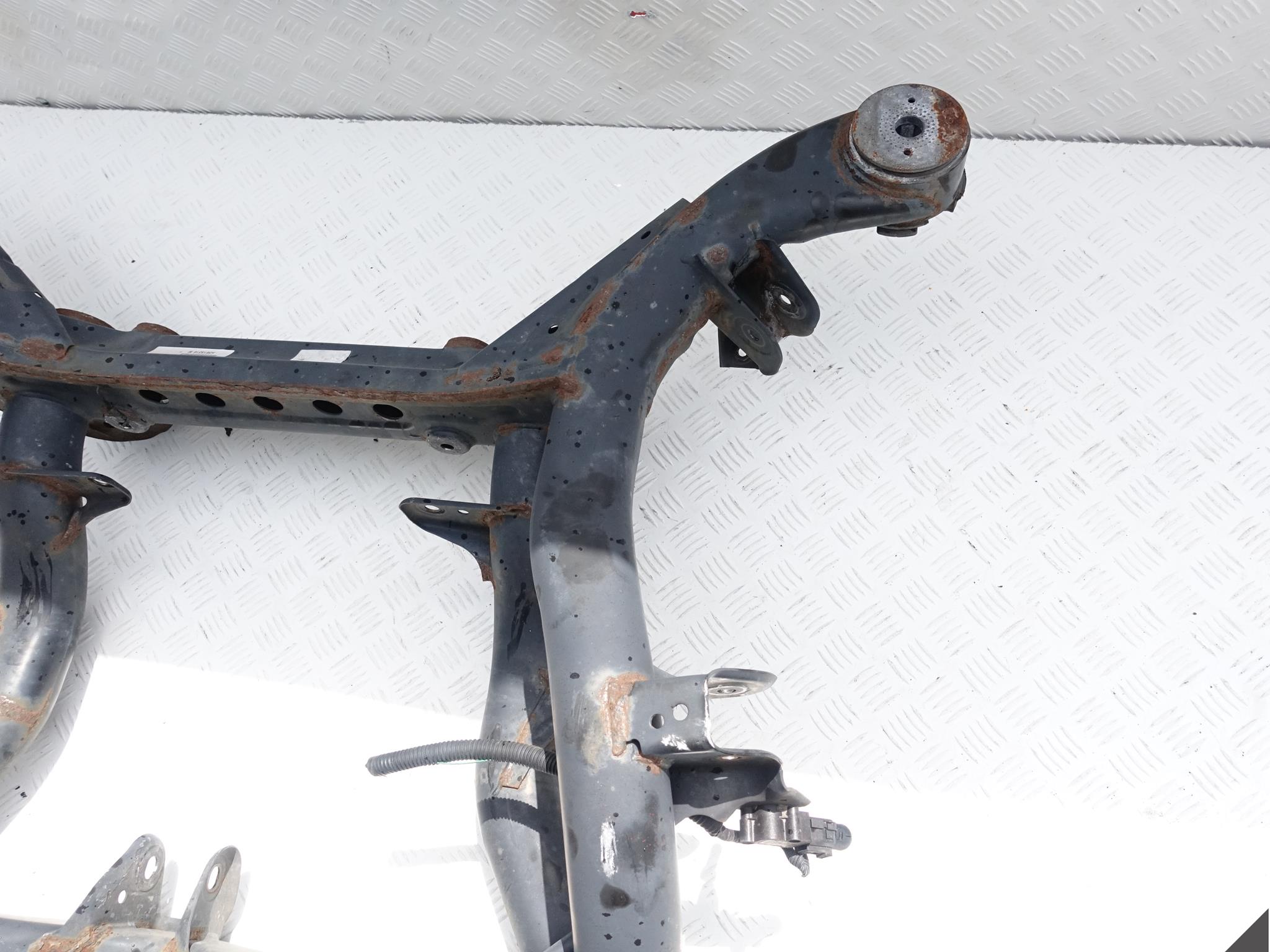 PORSCHE CAYENNE 7P 10- subframe axle beam axle beam rear part