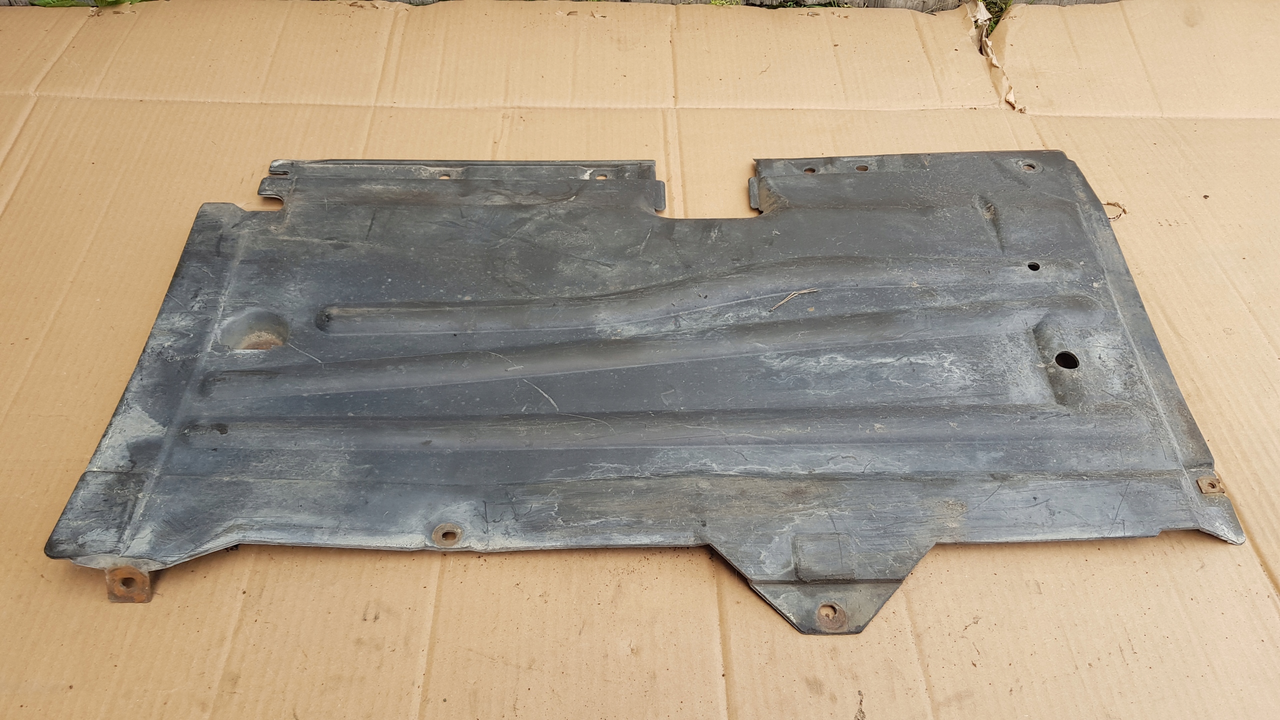 BMW 3 E46 cover chassis cover right