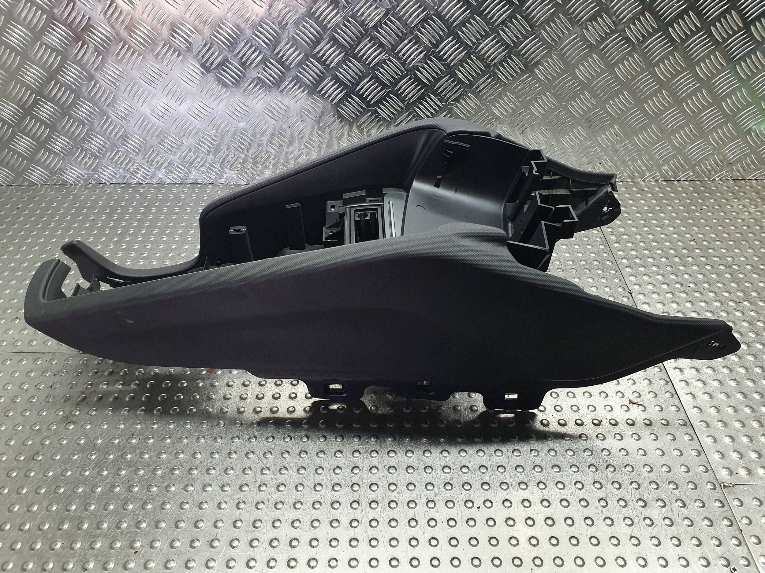 TUNEL media 8J1863242A AUDI TT 8J