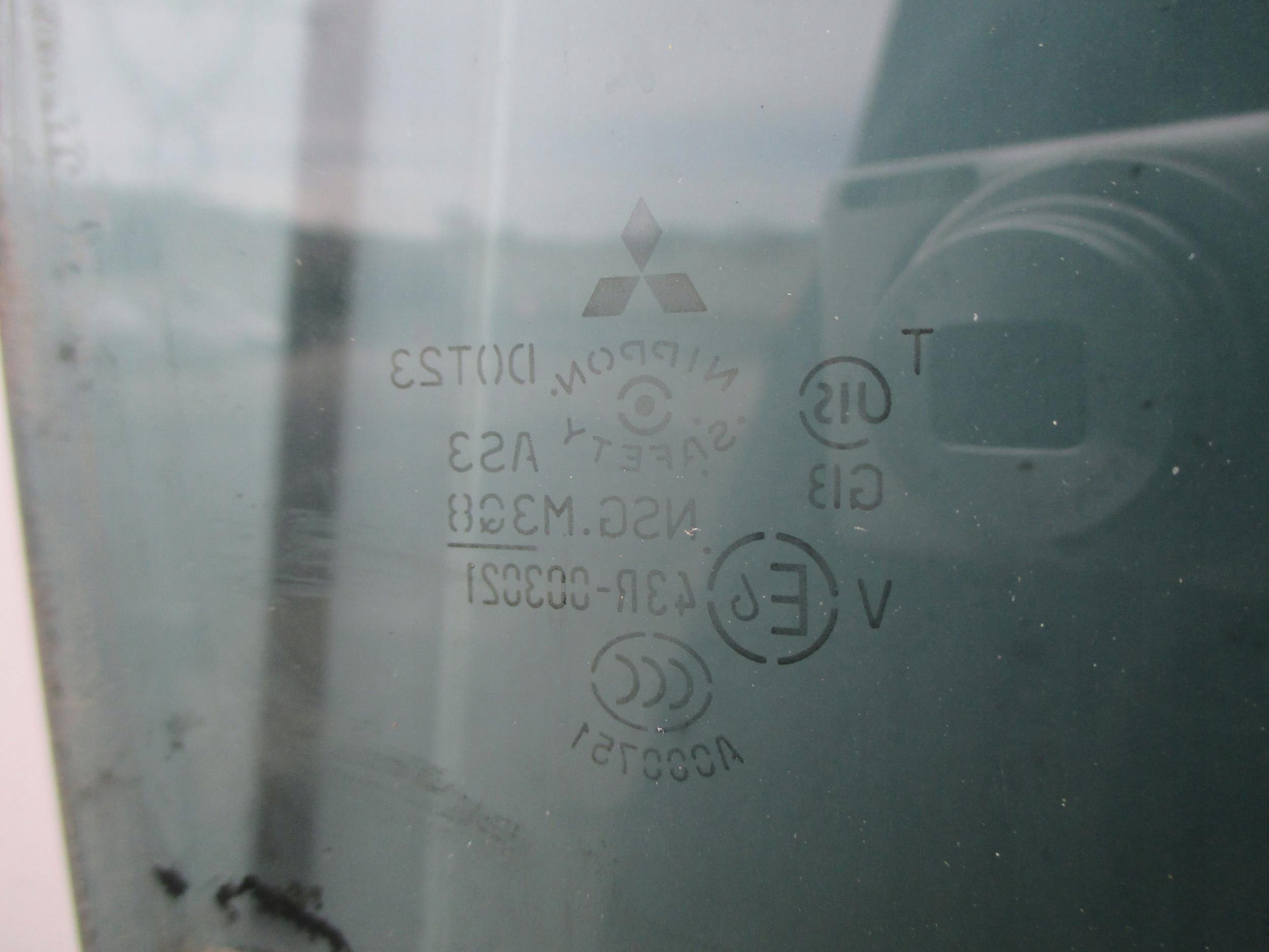 GRANDIS 03 11 SZYBA PRAWY TYL Installation side Rear right