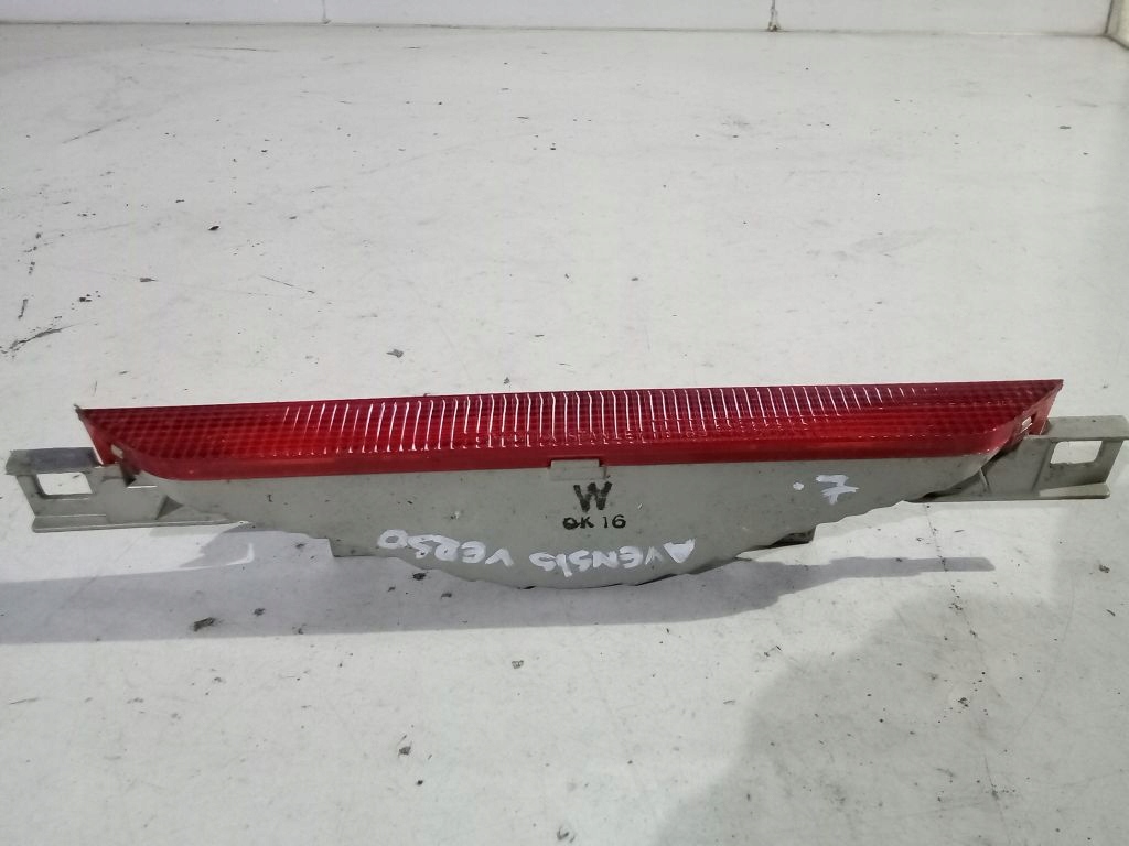 Toyota Avensis Verso light stop
