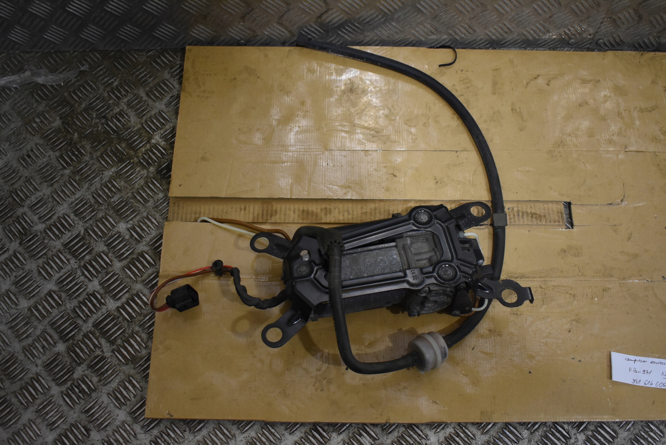 IDEALNY compressor; springing NIVO PORSCHE PANAMERA 971 1