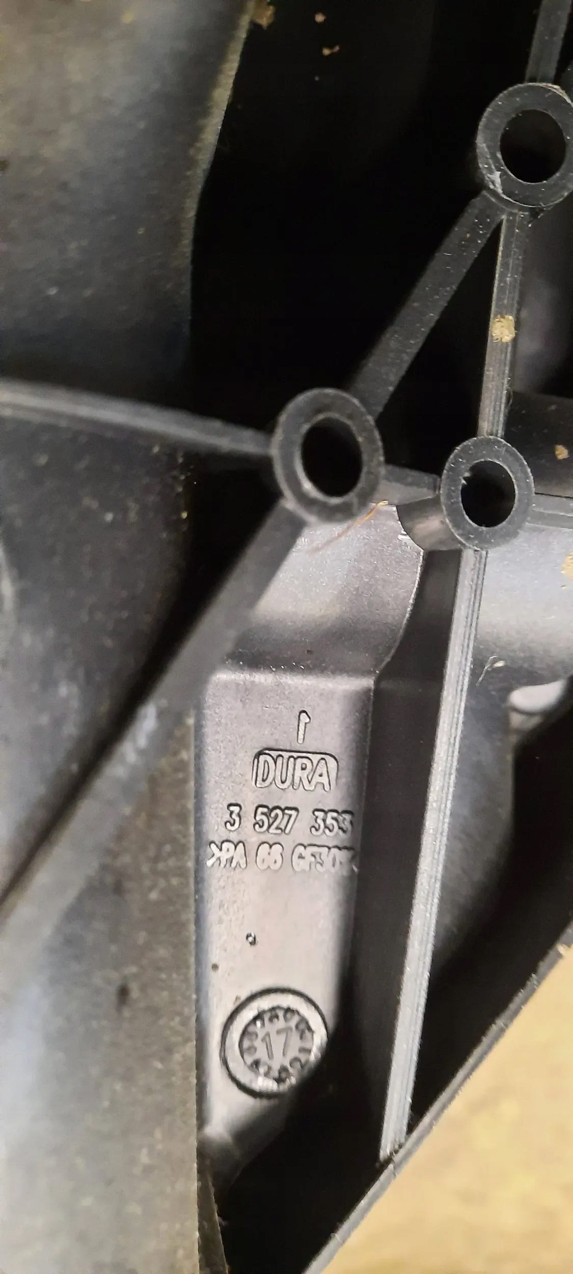 LEWAREK ZMIANY BIEGÓW CITROEN BERLINGO 1.6 HDI 3527353 Rodzaj skrzyni Manualna