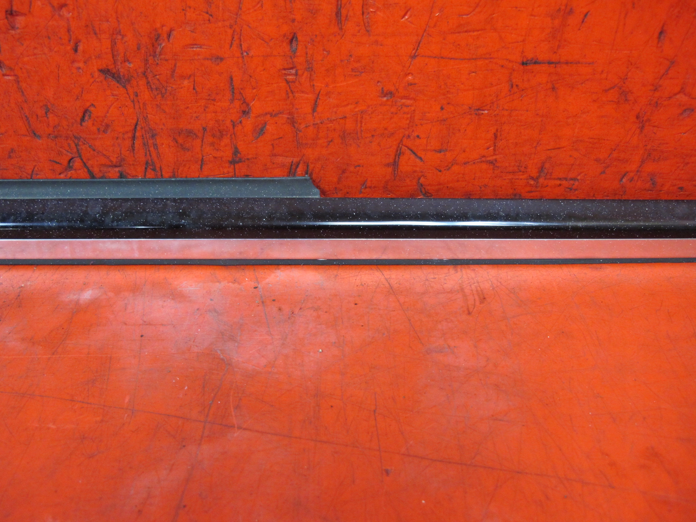 MERCEDES W220 S-KLASA moulding dust left rear part