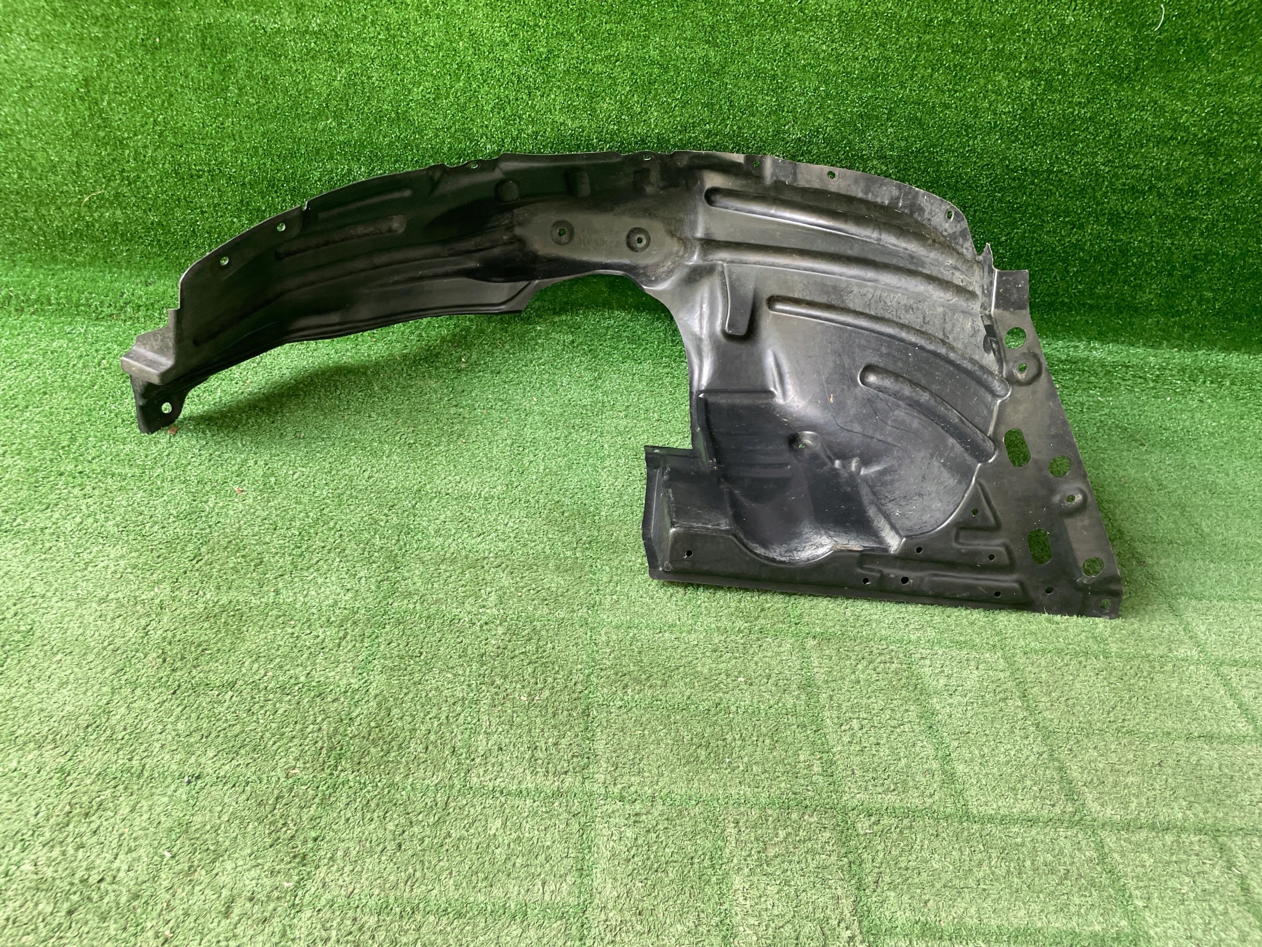 MITSUBISHI SPACE STAR II mudguard front front right 5370A926