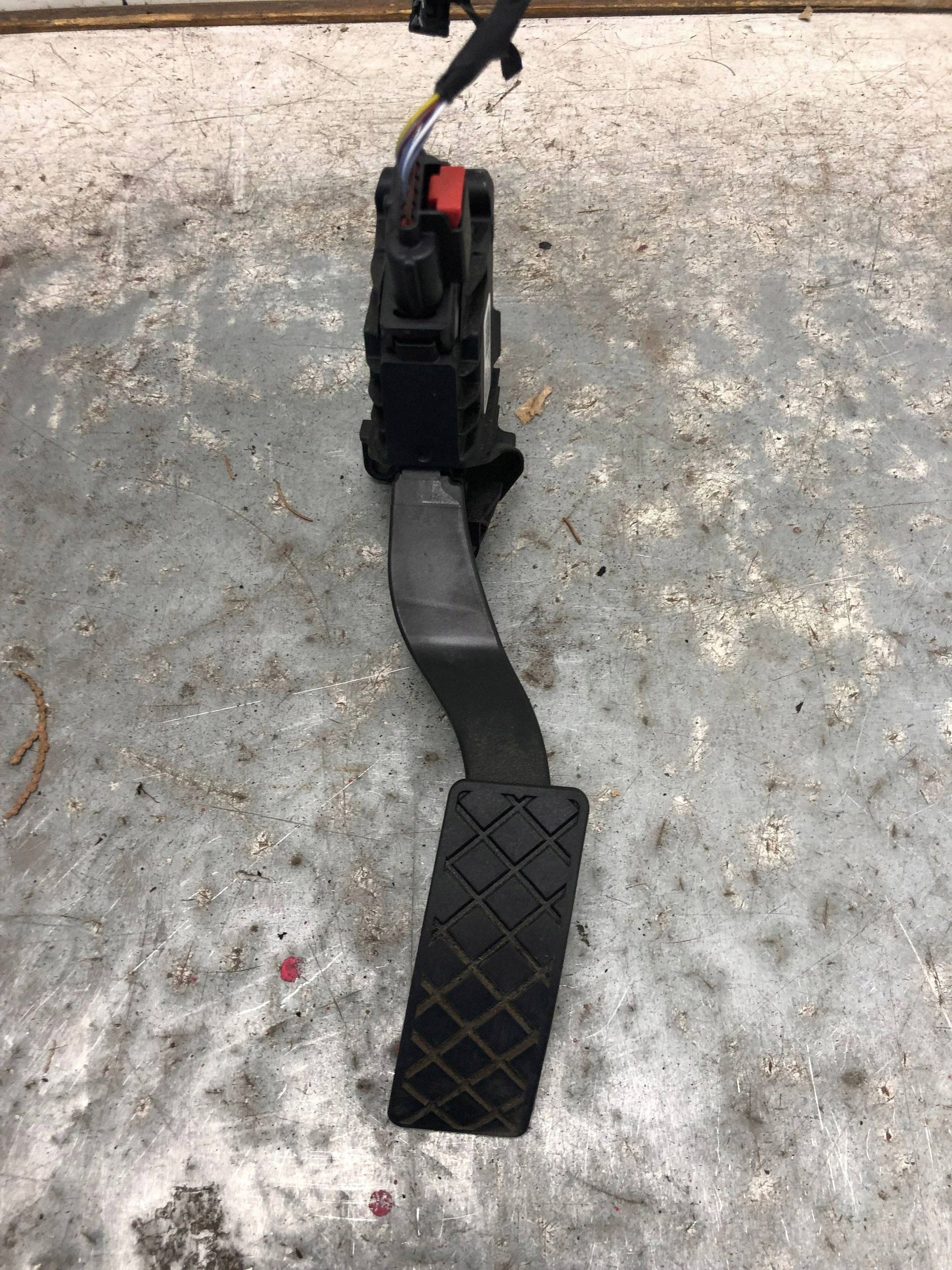 accelerator pedal VW GOLF VII LIFT HB 5Q1723503H