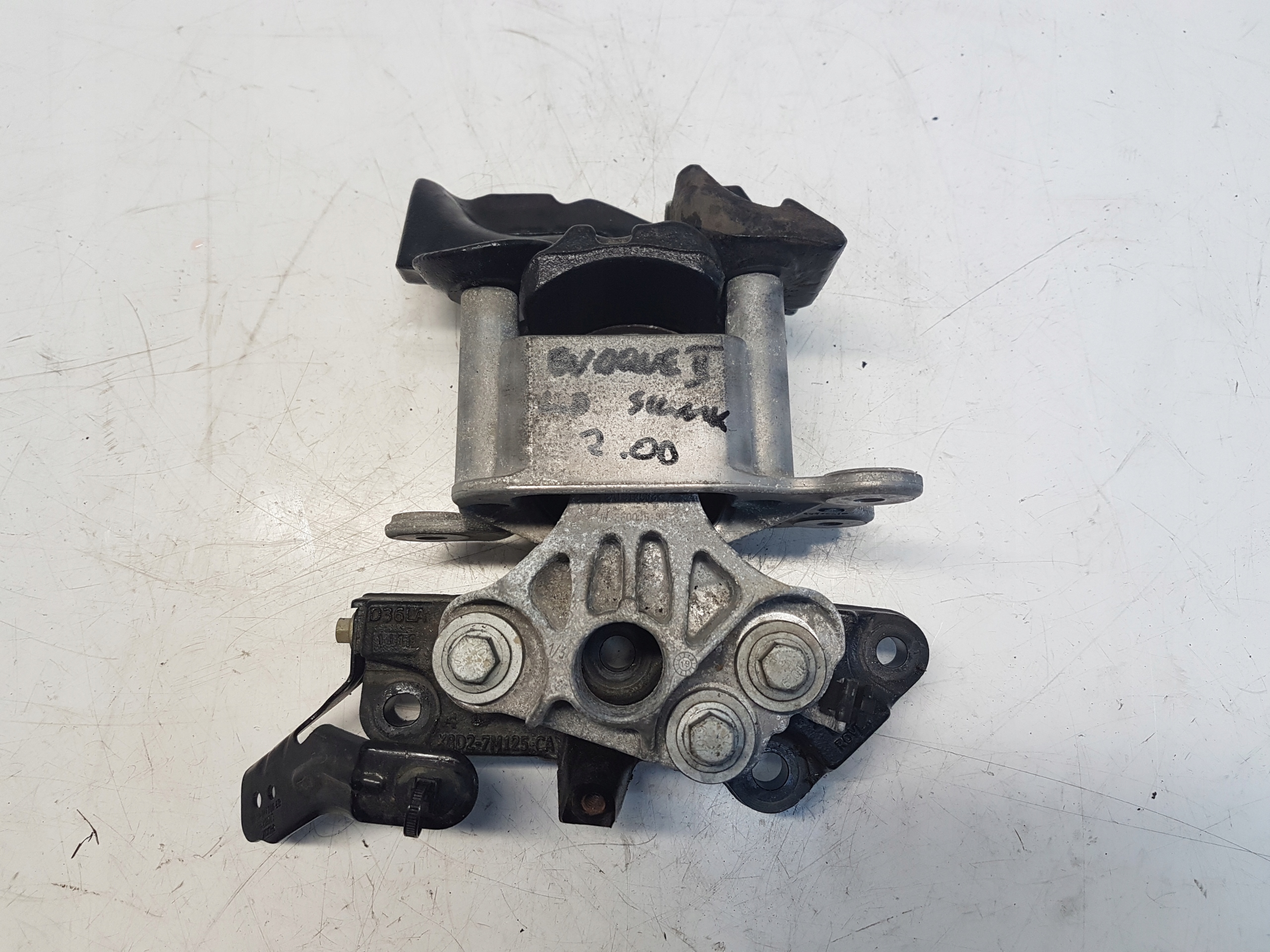 RANGE ROVER EVOQUE II 2.0D holder engine mount