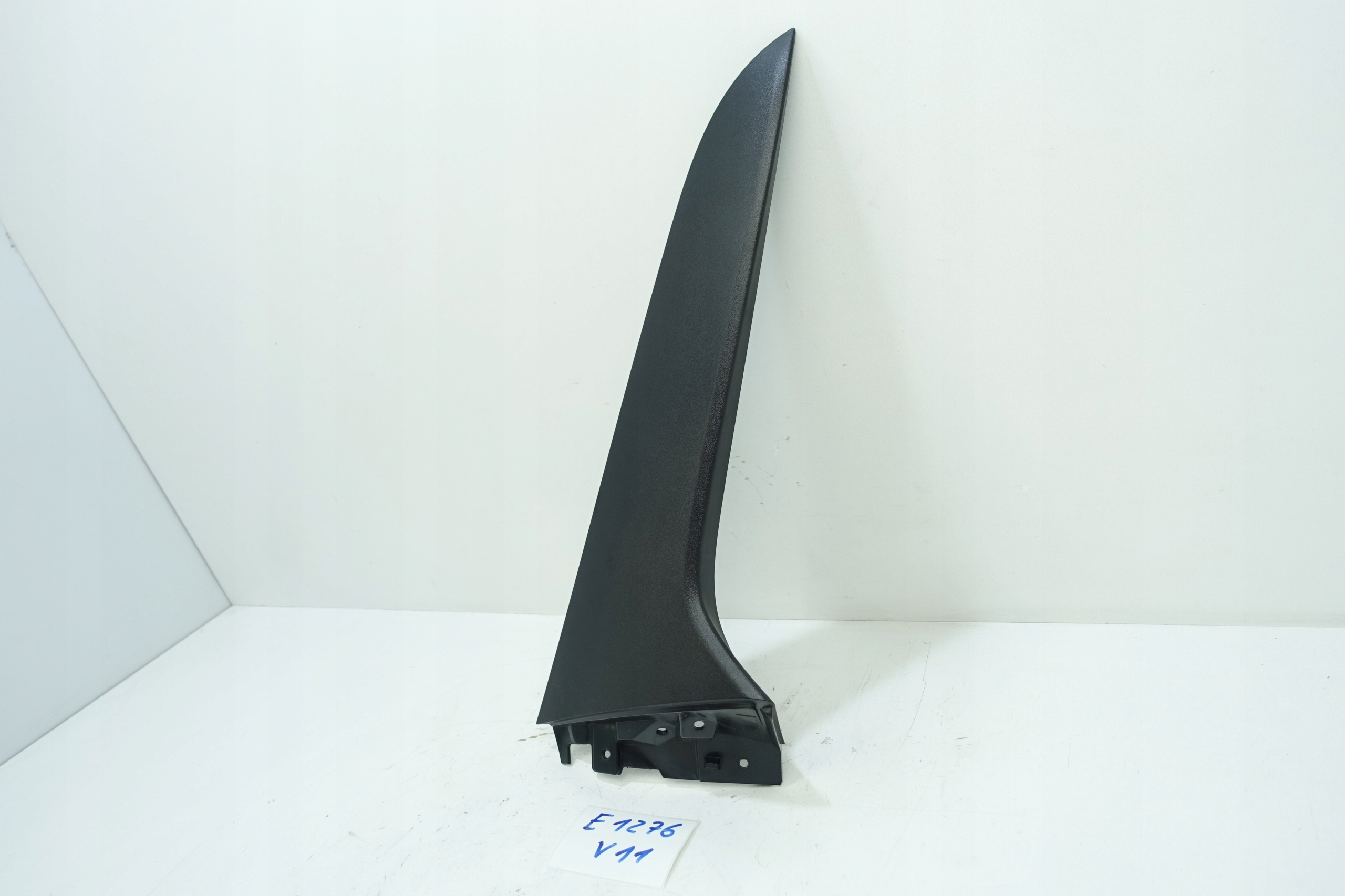 SPOILER bonnet boot right rear part HYUNDAI KONA 23