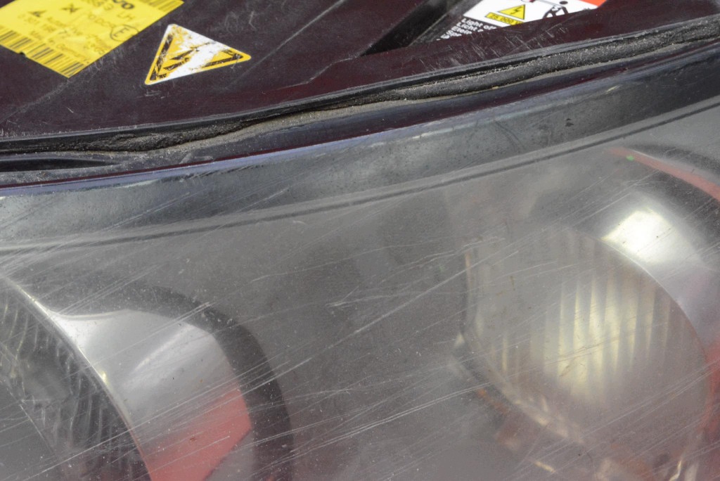 REFLEKTOR left light front lens XENON EU 30698889 VOLVO V50 1 and 03-11
