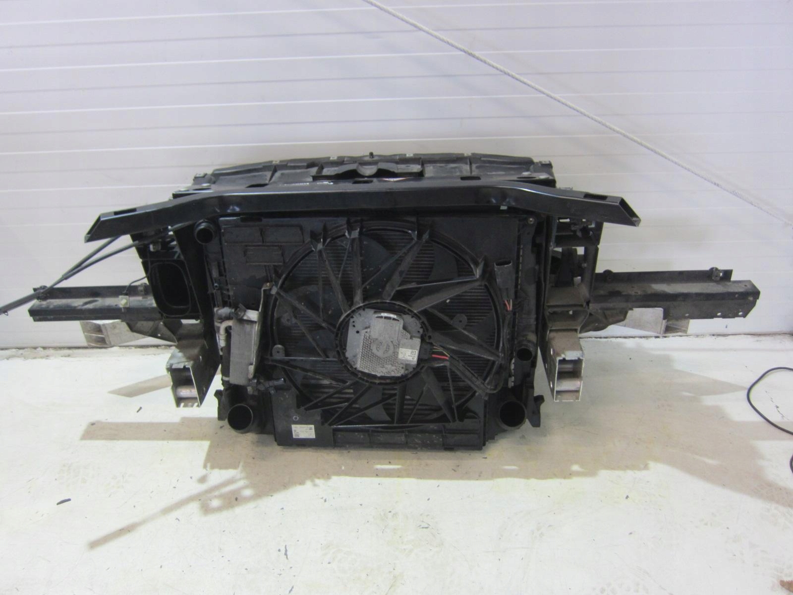 BMW X3 F25 X4 F26 N20 N26 2.8 PAS PRZEDNI KOMPLET CHŁODNIC BELKA 7601176 Strona zabudowy przód