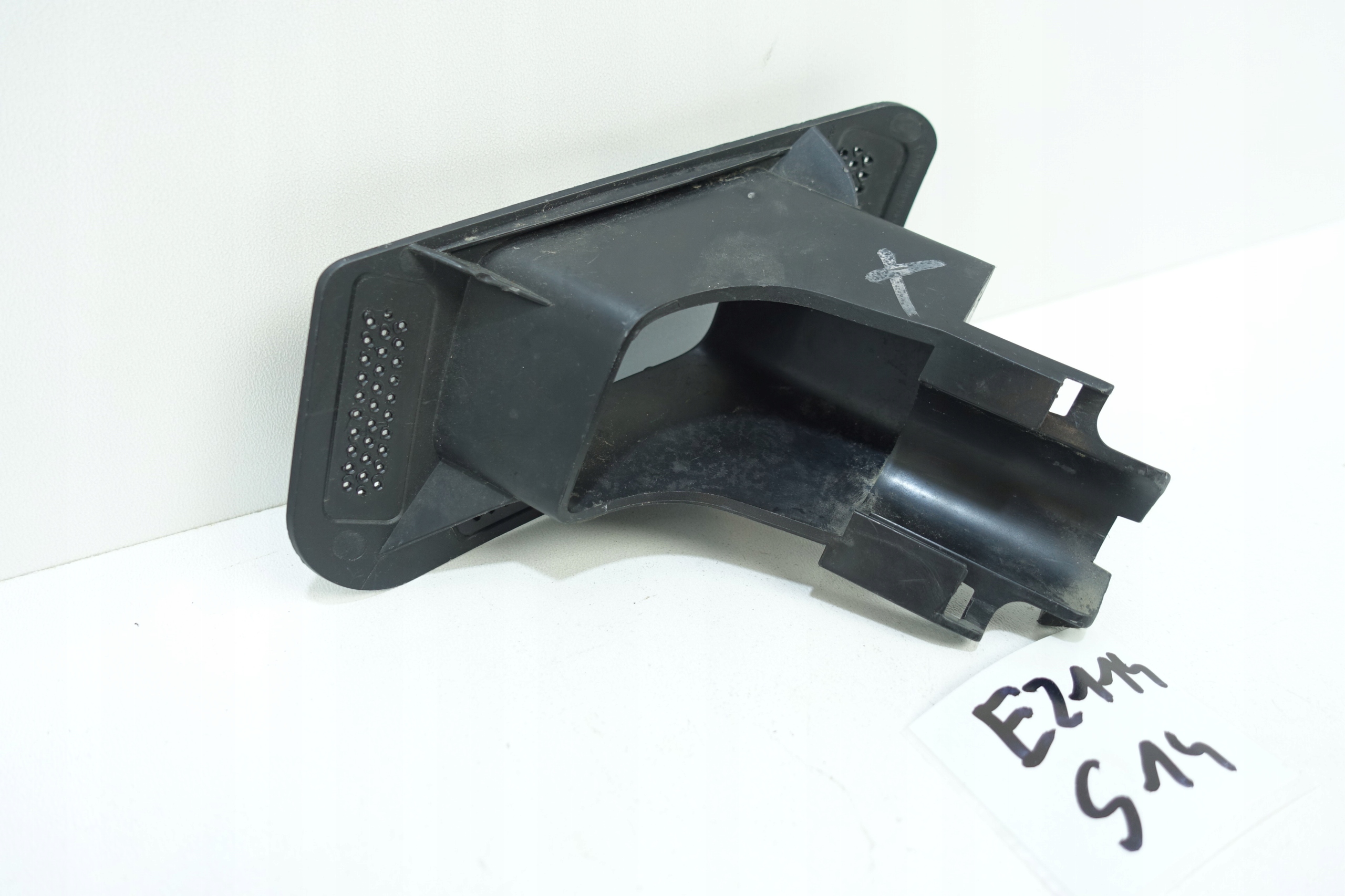 Halter der Spritzdüse BMW 5111 7203884 51117203884