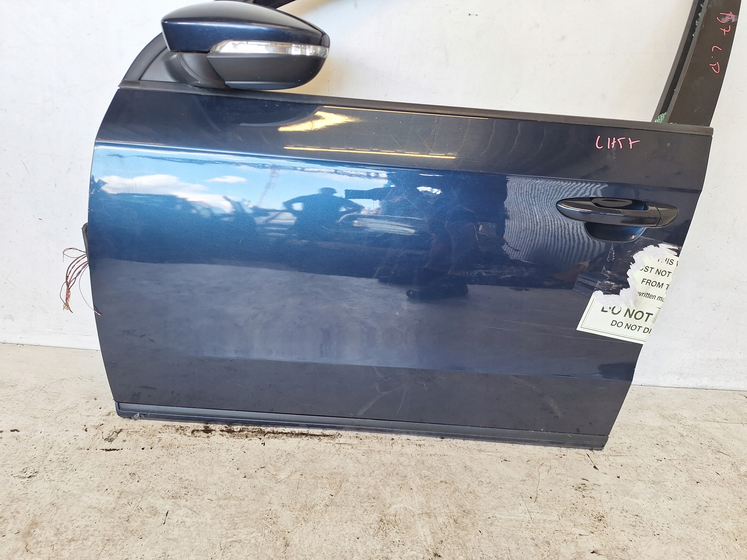 VOLKSWAGEN PASSAT B7 10-14 door left front KOMBI LH5X
