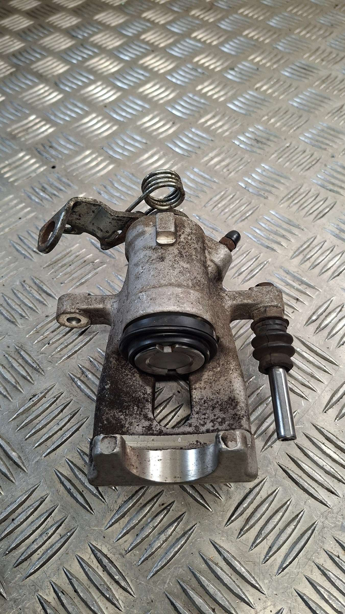 caliper brake left rear part OPEL MERIVA A 1.6