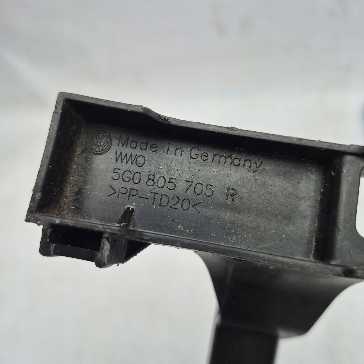 VW GOLF VII 7 LIFT 16-20 console holder supports front