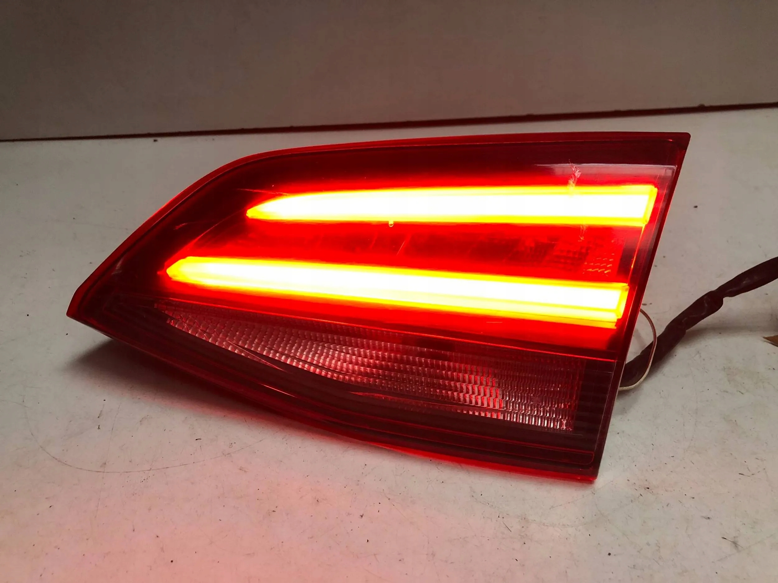 Lampa tył prawy w klapę Opel Astra K