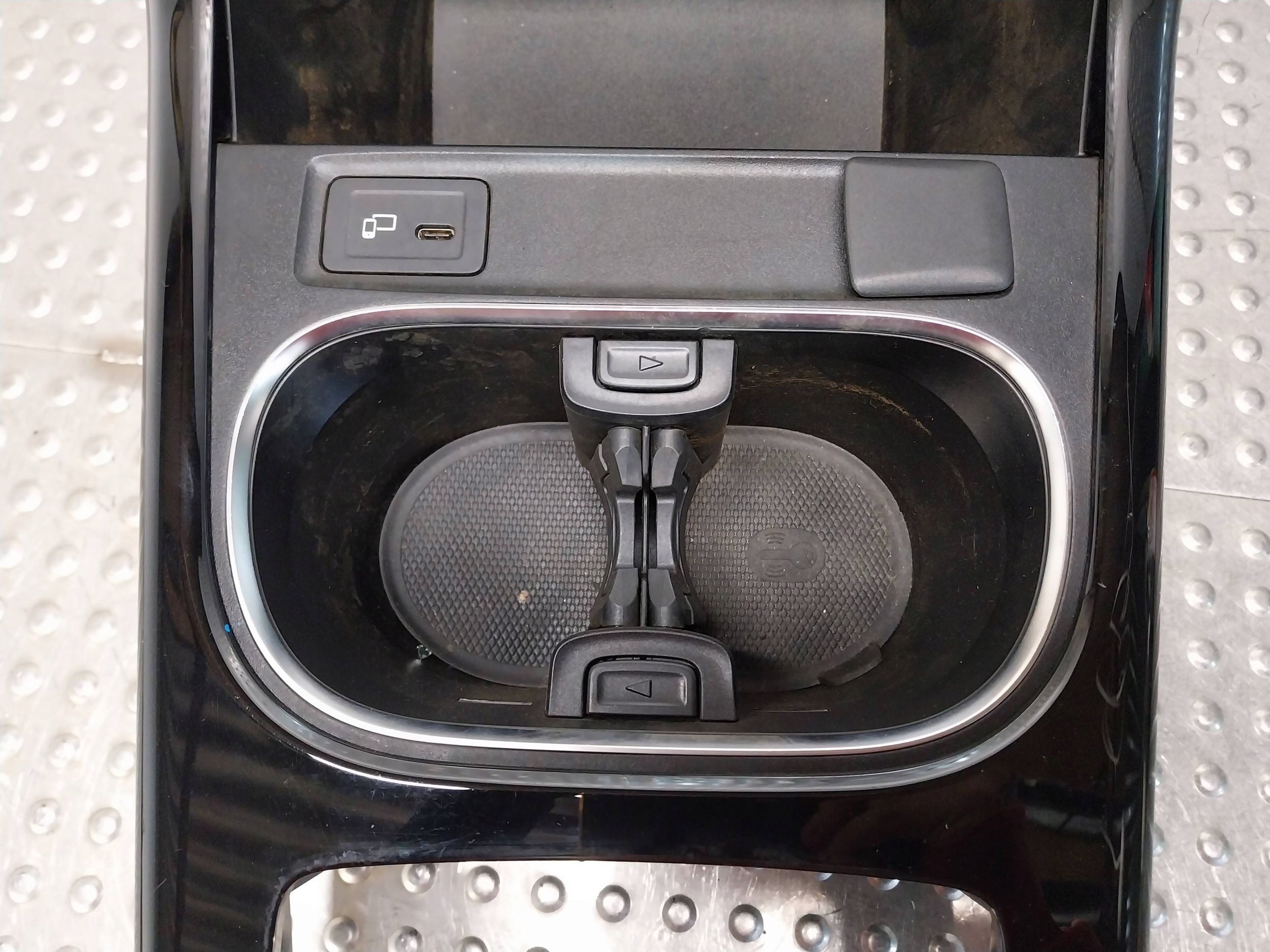 TUNEL mitte PANEL DEKOR A1776803603 MERCEDES A KLASA W177