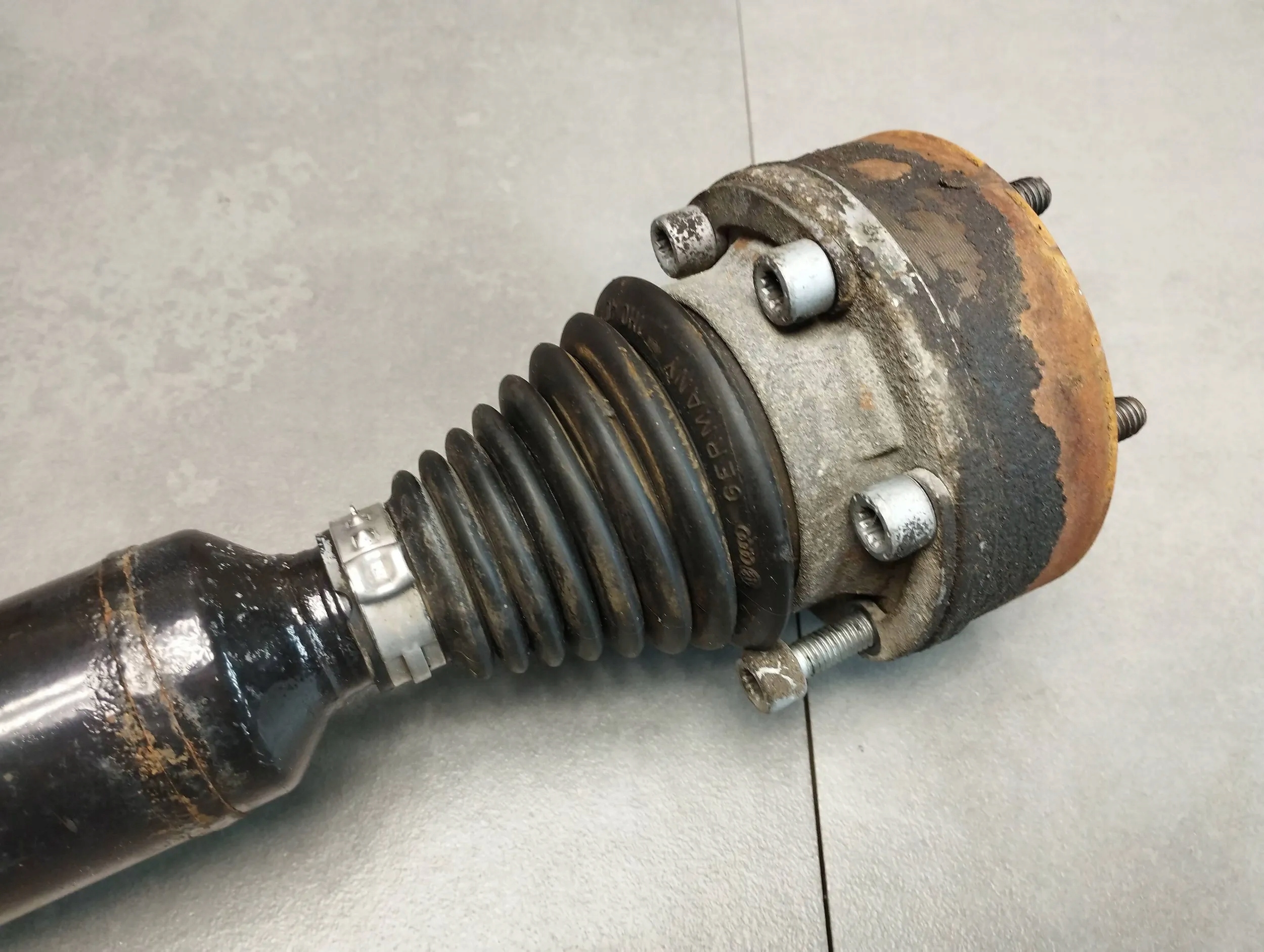 Volkswagen Scirocco semi-axis right front 1K0407272PJ