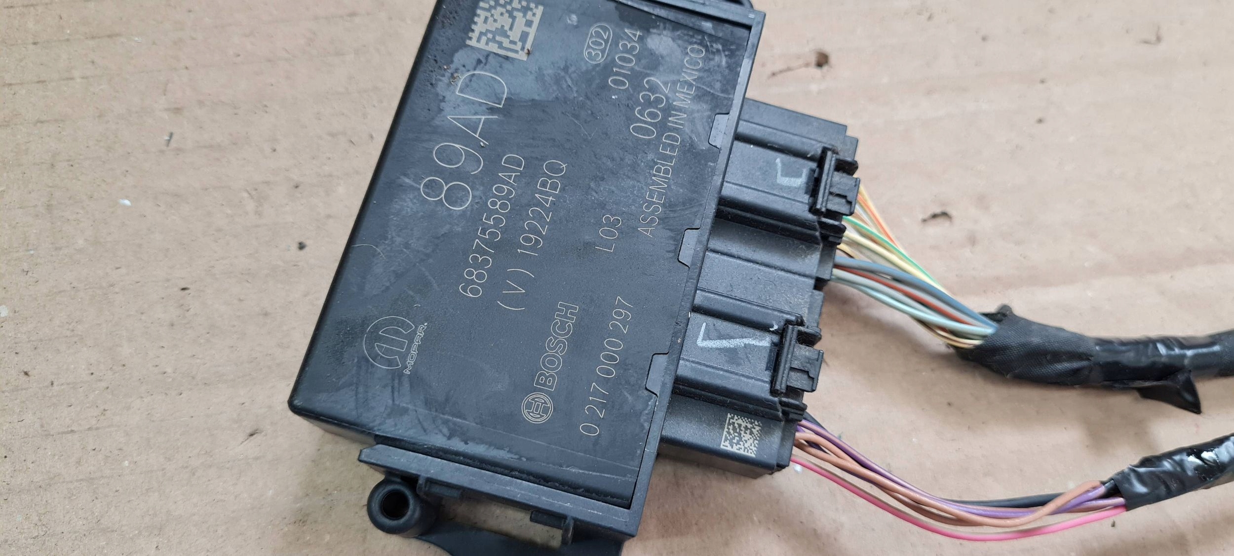 Jeep Grand Cherokee WL 2022 module control unit WTYCZKI CONTROLE 68375589AD