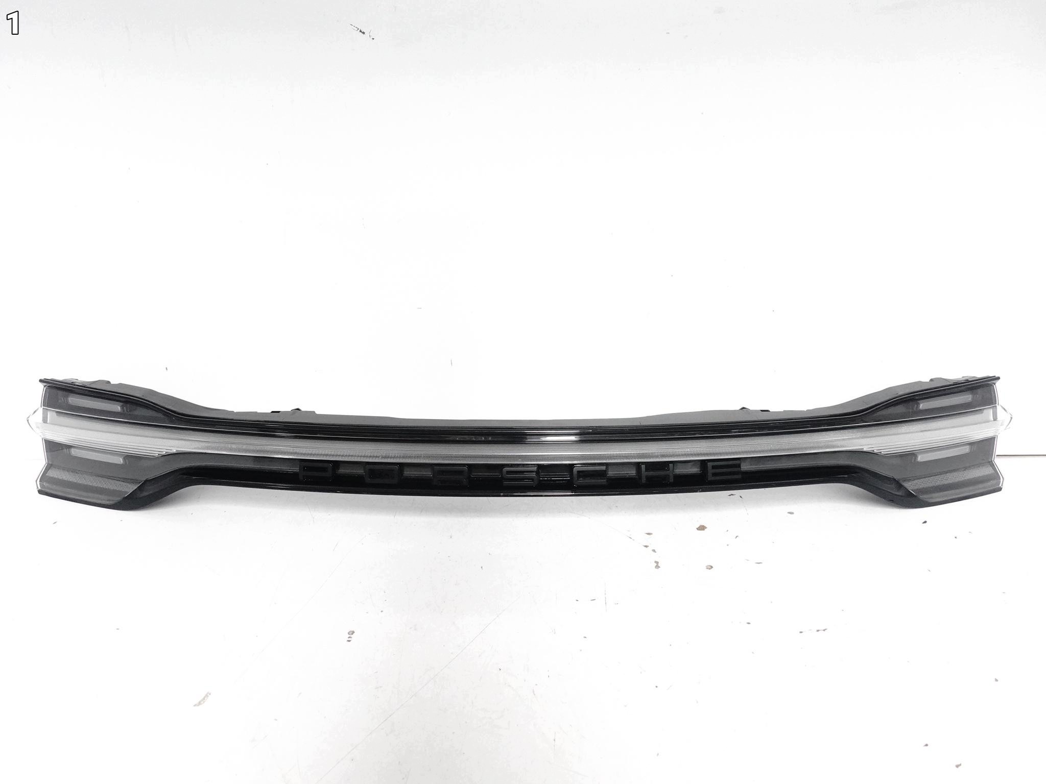 PORSCHE MACAN and 95B GTS LIFT 19-26 light LED cap boot door EU EXCLUSIVE
