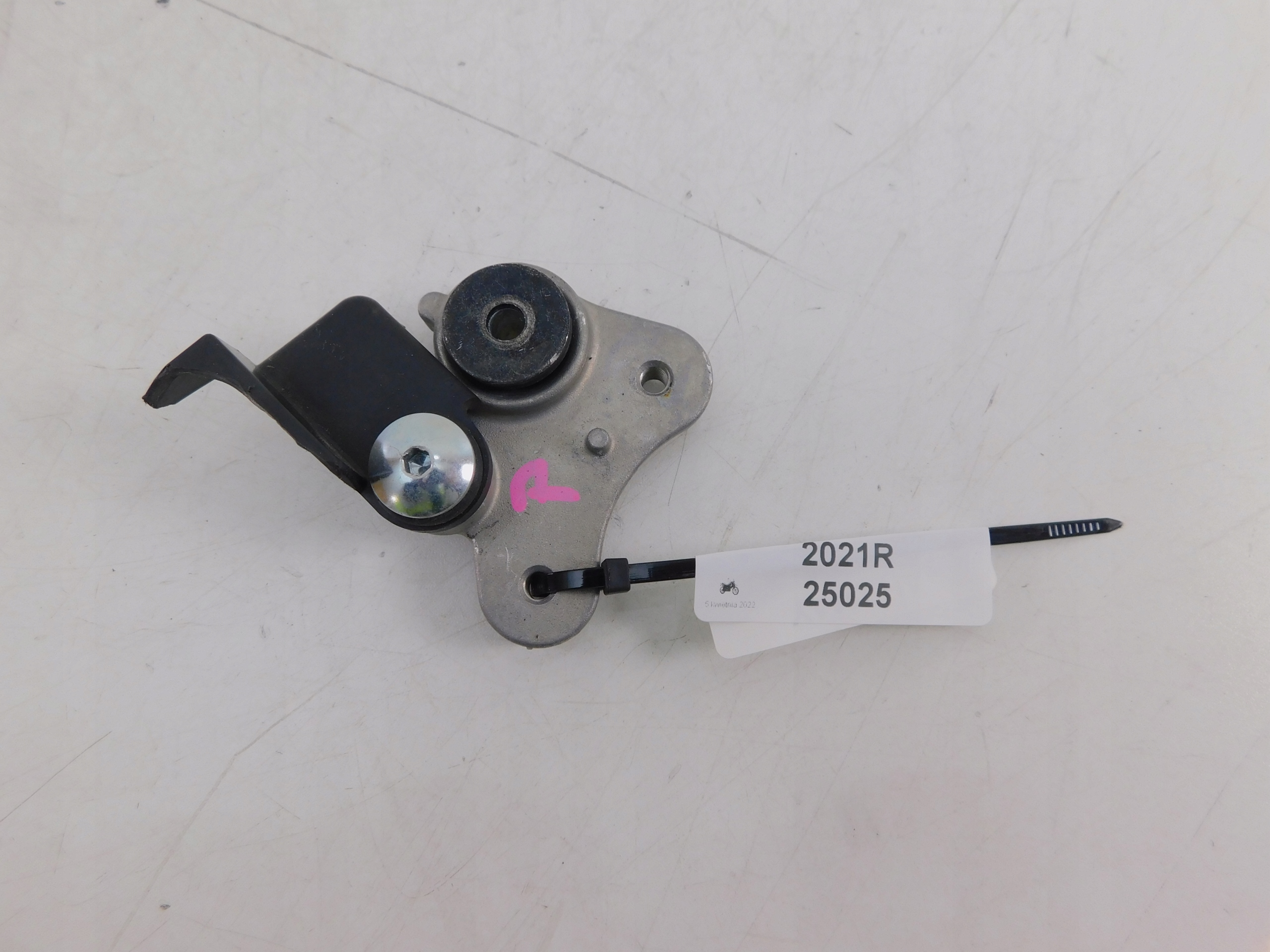 YAMAHA MT 09 MT09 STELAŻ MOCOWANIE PRAWE