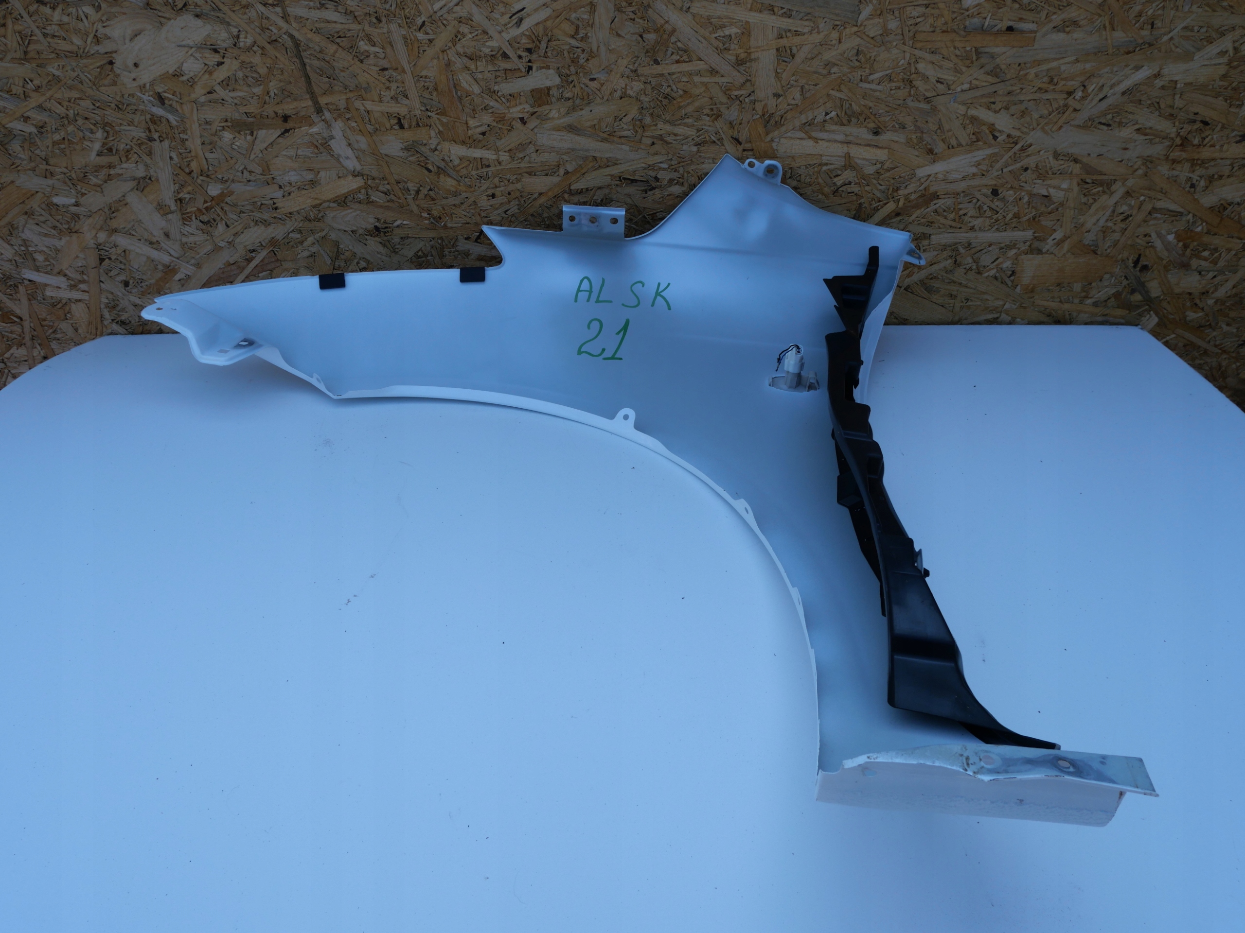 fender front front CITROEN BERLINGO right