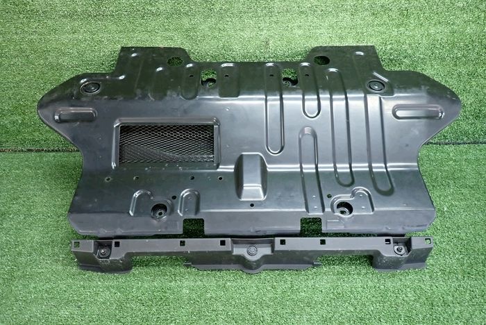 TOYOTA LAND CRUISER 250 cover below engine 52437-60110