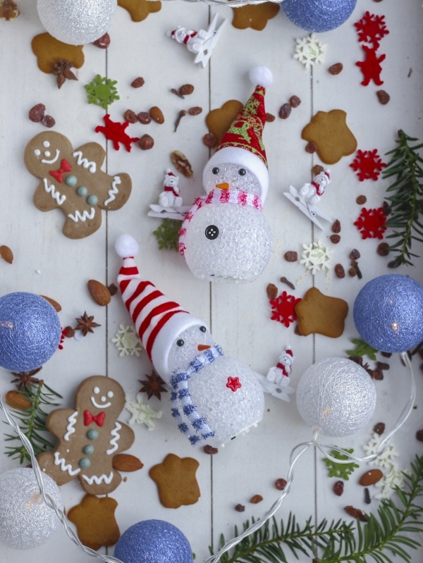 OŚWIETLENIE ŚWIĄTECZNE BAŁWANEK LED czapka zielona Marka Smukee