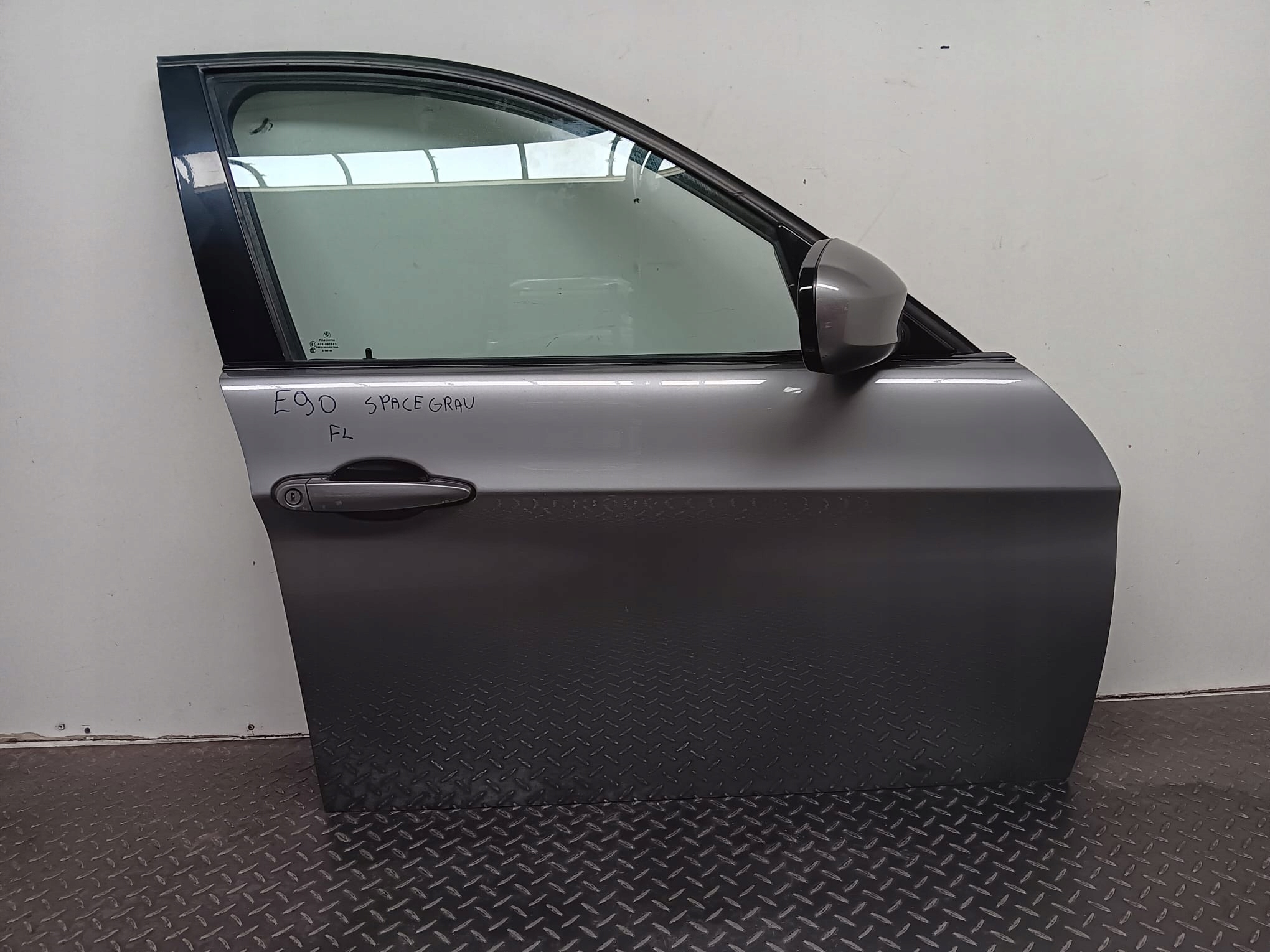 дверь правая передняя BMW E90/E91 РЕСТАЙЛИНГ