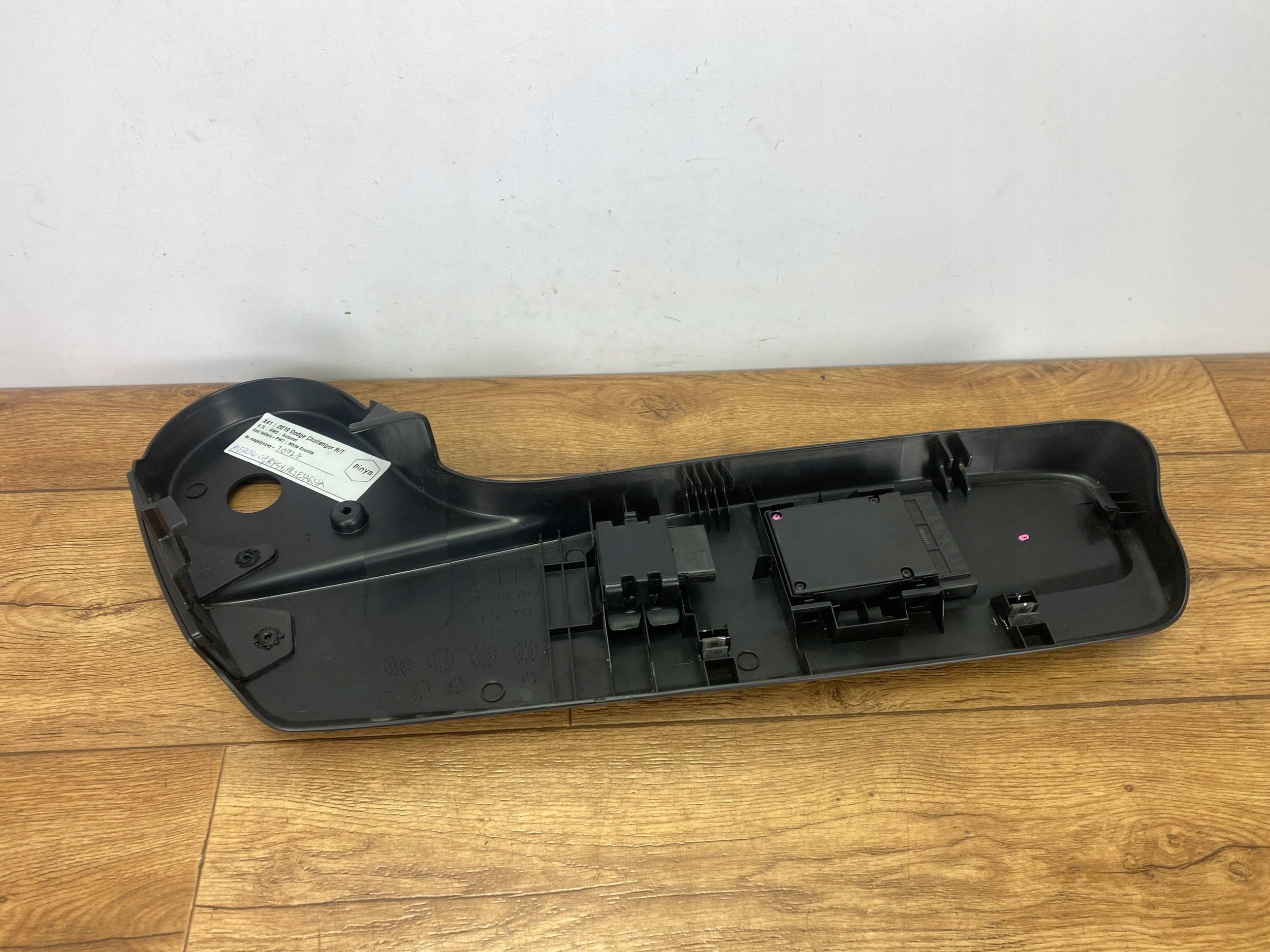 Panel Regulations- SITZ Dodge Challenger 2015+