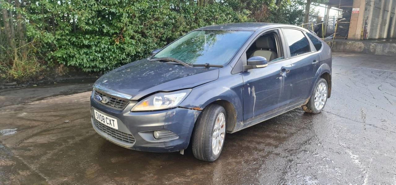 side grid of a bumper left side Ford Focus 2 facelift 2008
