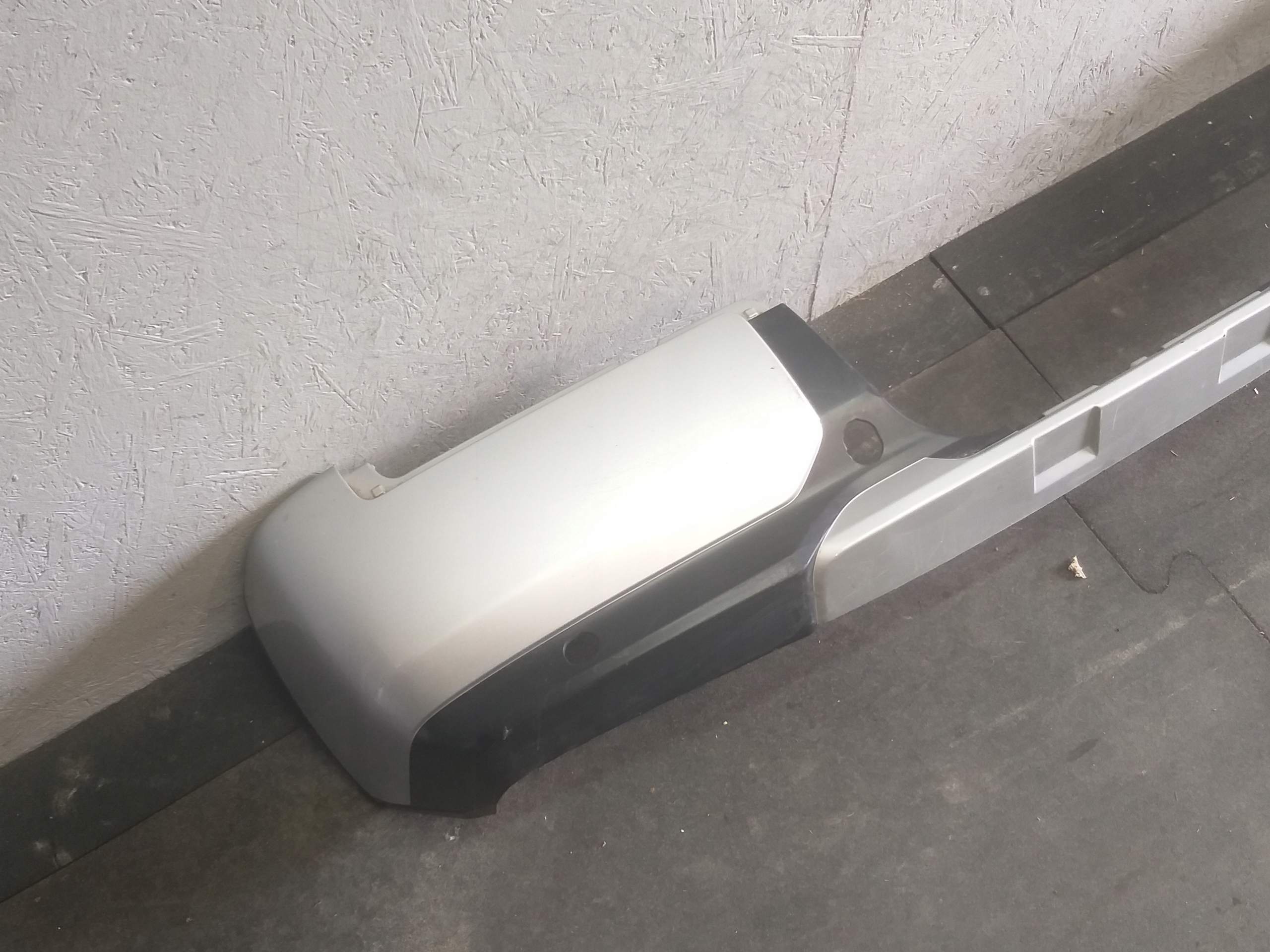 stoßstange heck MITSUBISHI L200 LIFT 19- L-200