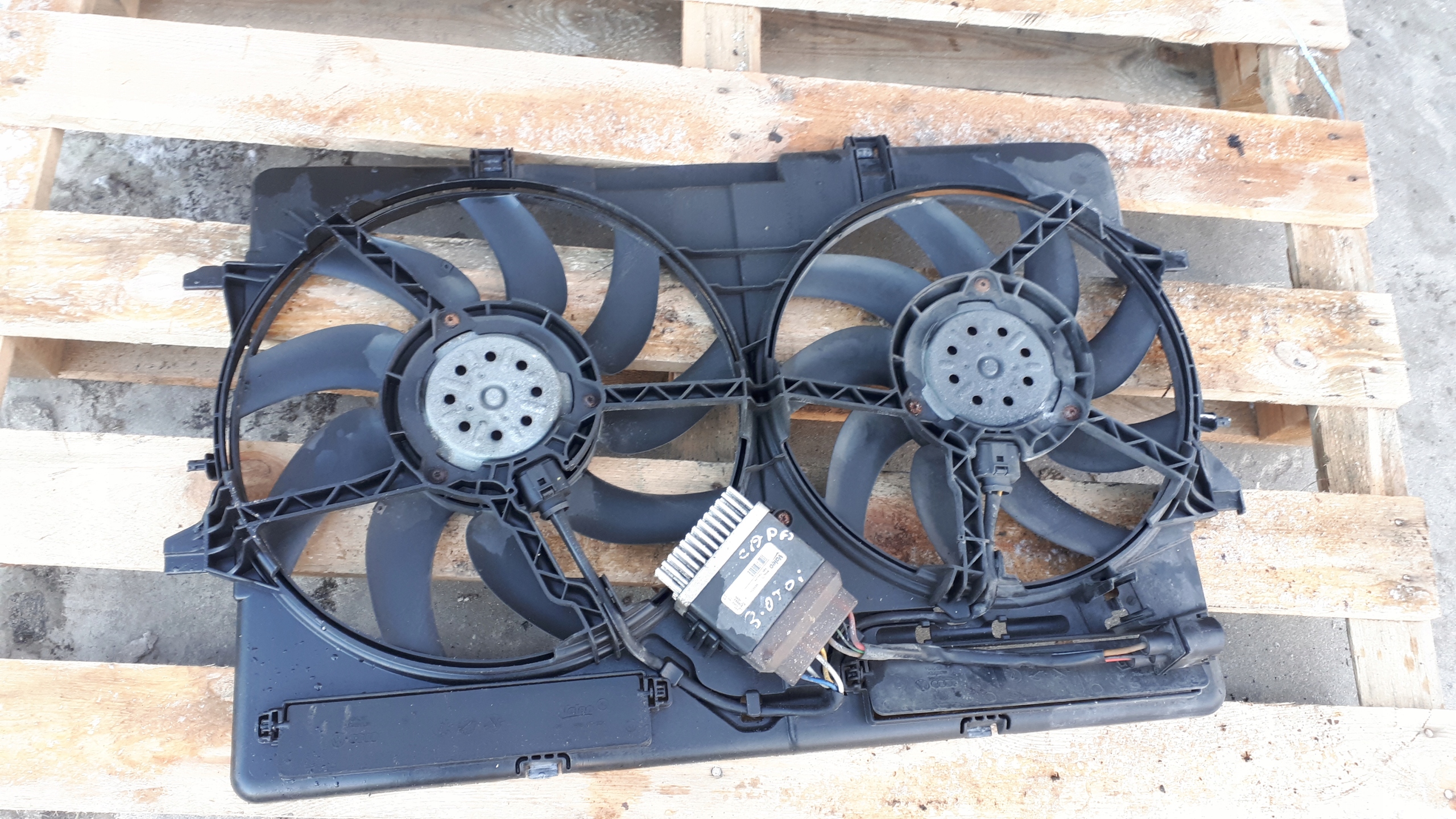A5 8T ventilátor chladiče 2.7 3.0 TDI A4 B8 Q5 8K0121003D