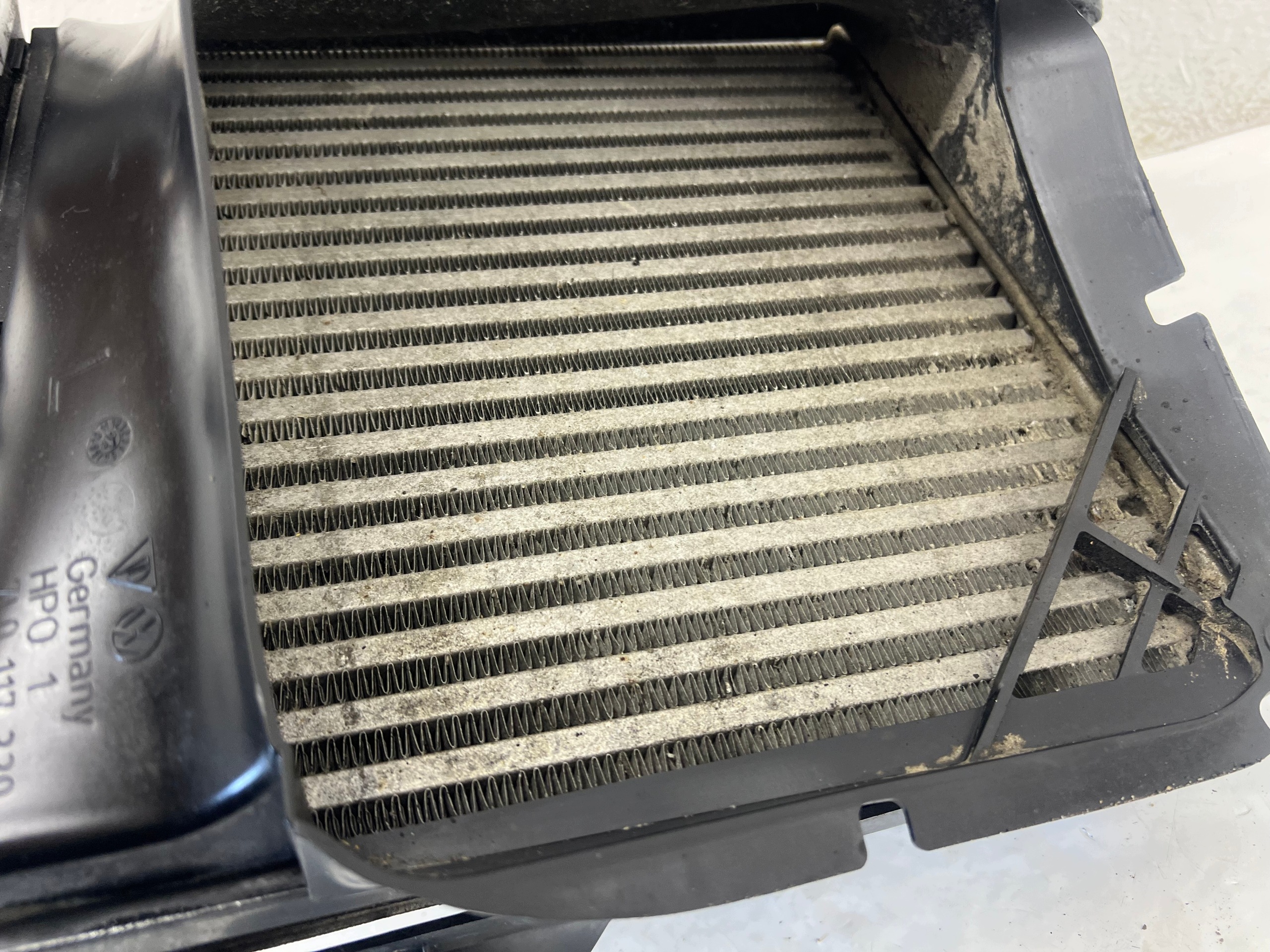 intercooler left + intake - VW TOUAREG and 7L 3.0 TDi 7L6145803C