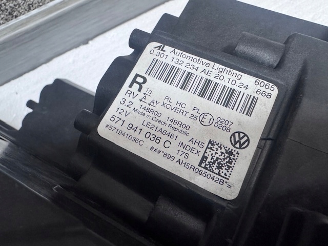 light right VW Tiguan III Full Led right 2024
