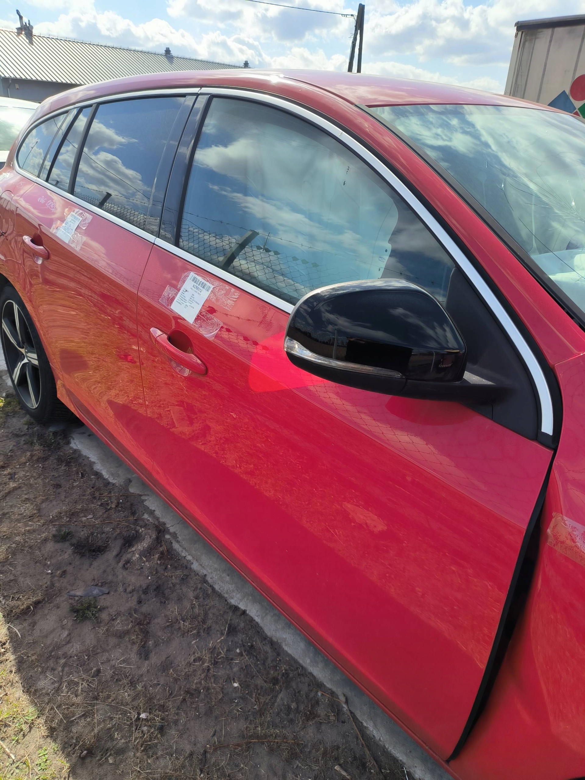 door right front 612 VOLVO V60 and LIFT R-design