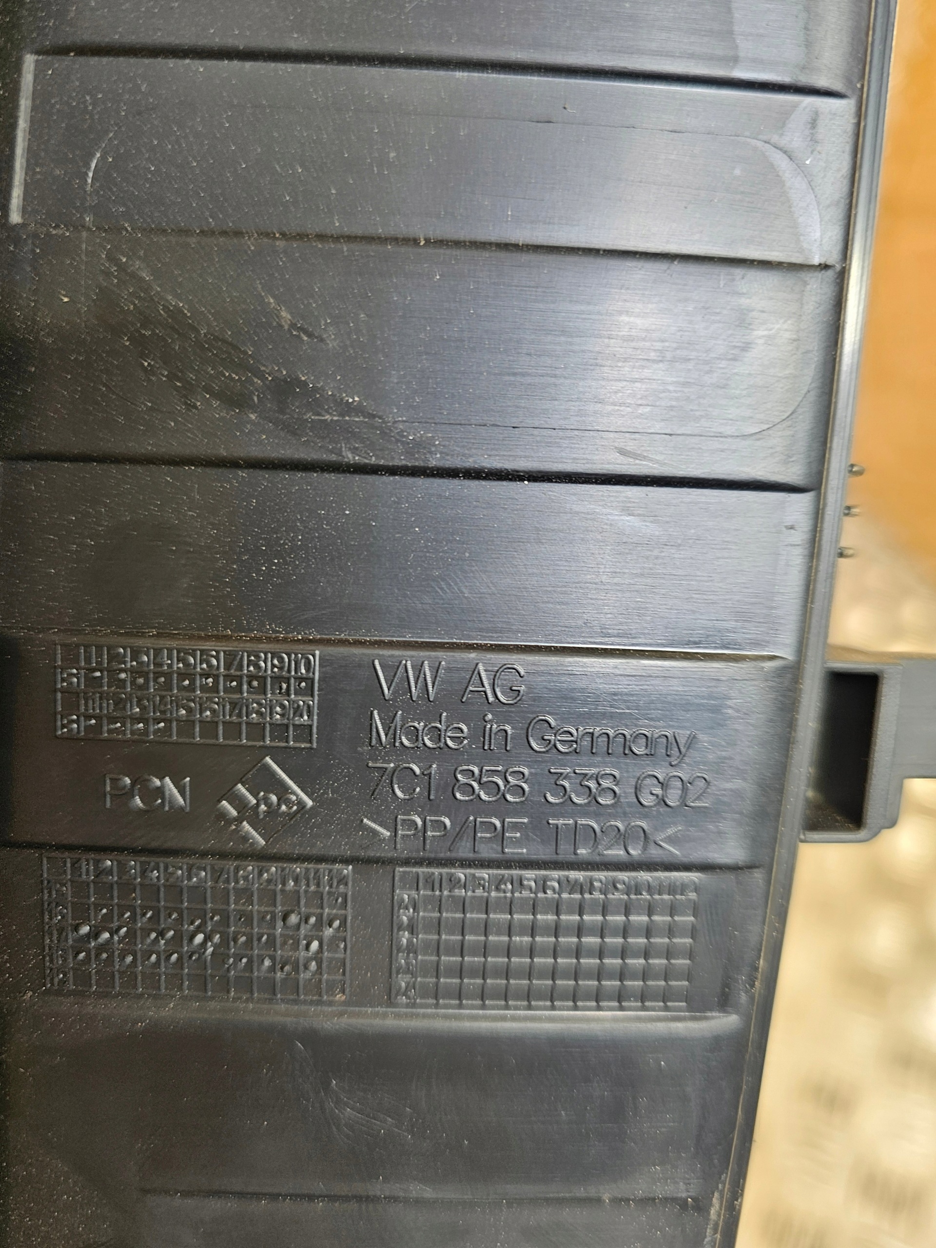 Volkswagen Crafter 2018 front bracket for kubek tunelu srodkowego