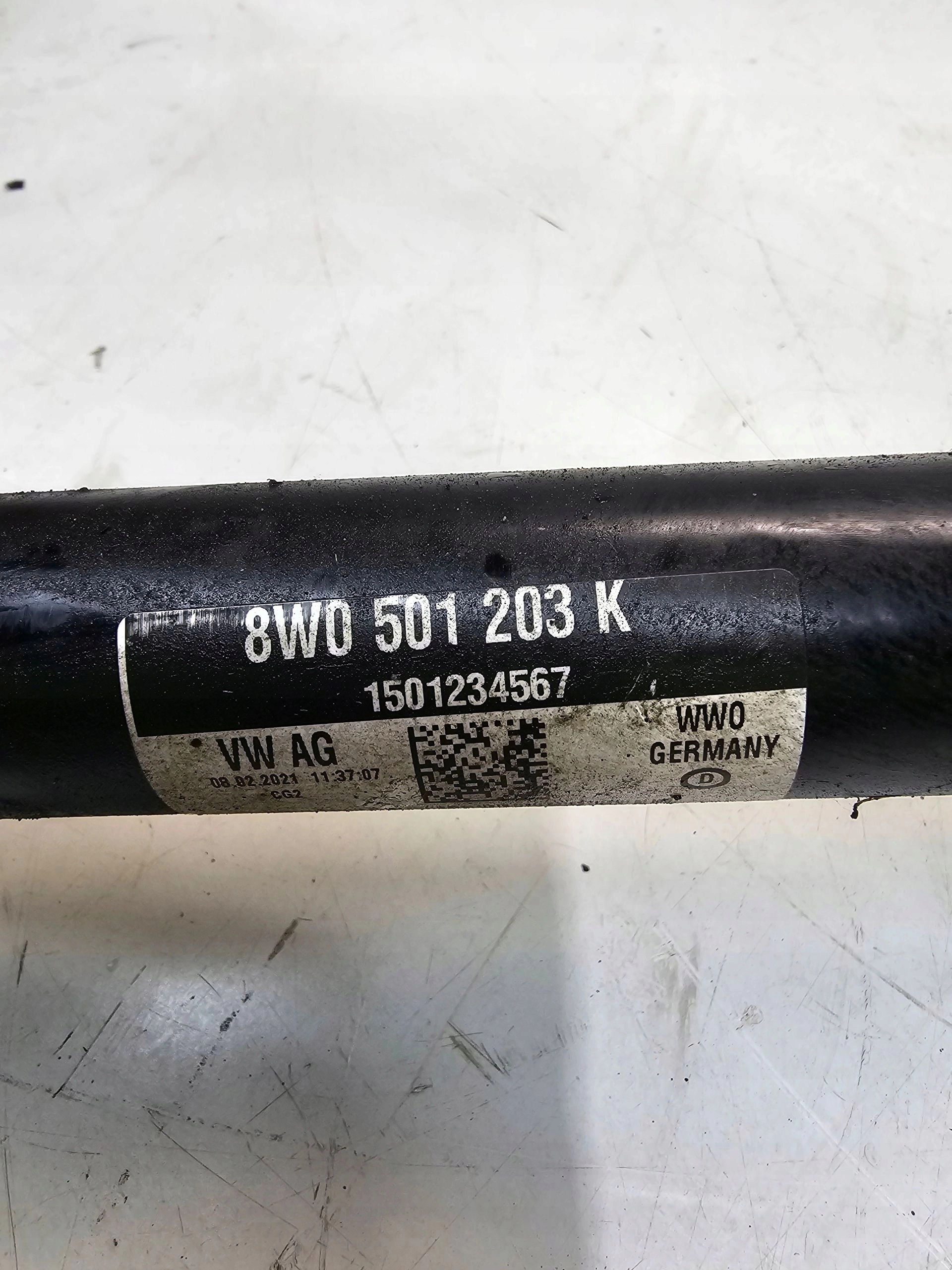 semi-axis left rear part AUDI A4 B9 LIFT 8W0501203K