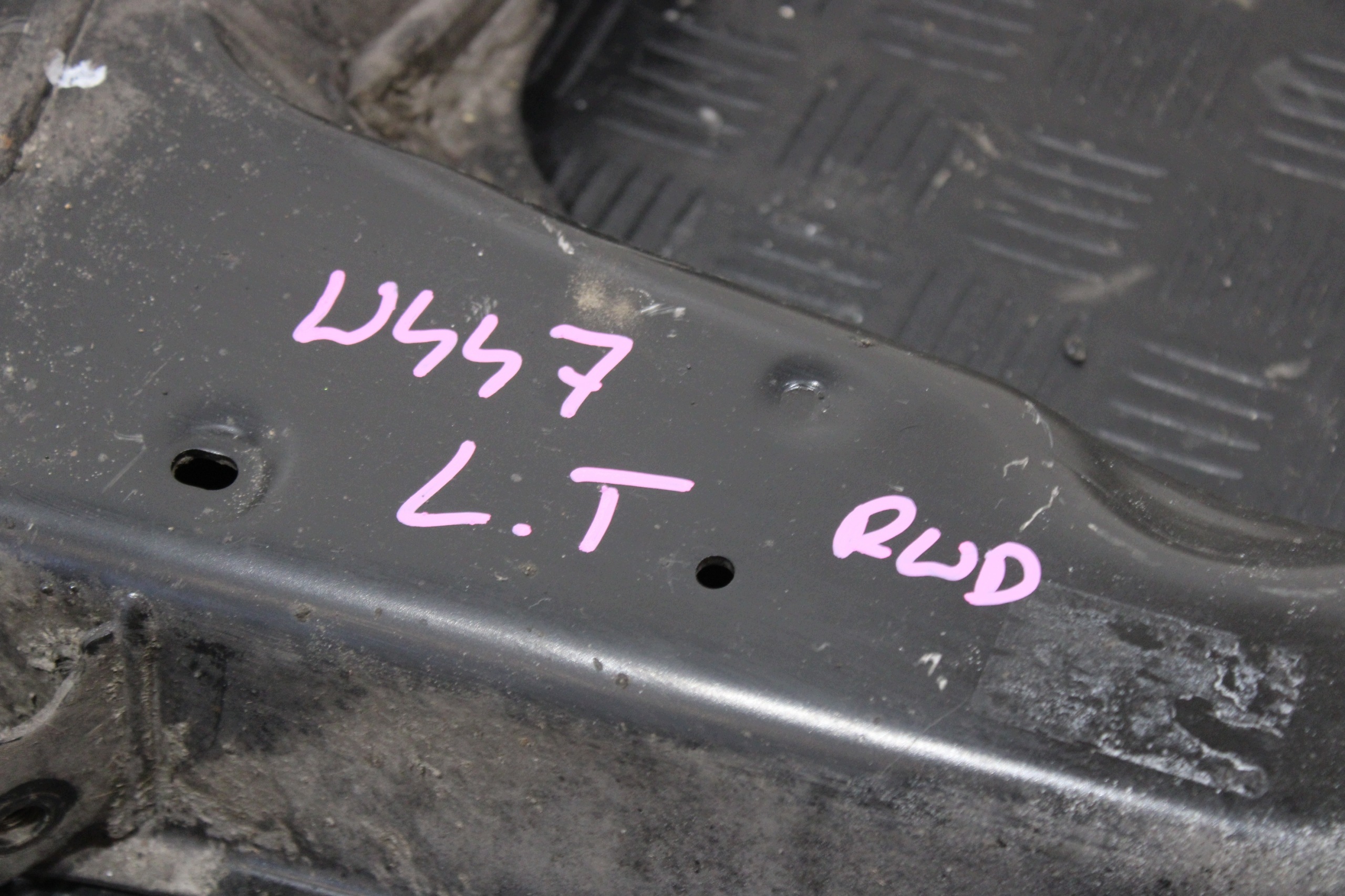 querlenker links heck MERCEDES V-klasse W447 2023