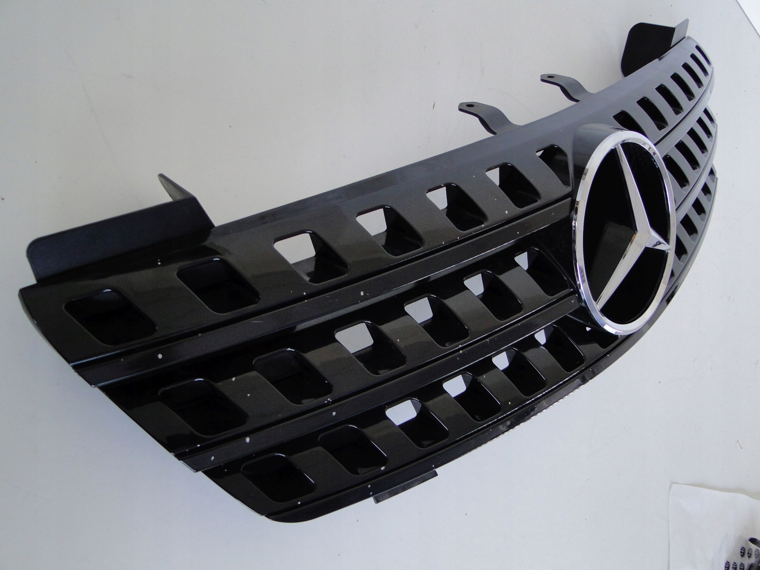 MERCEDES ML W164 164 PRZED LIFTEM GRILL ATRAPA Typ samochodu 4x4/SUV Samochody osobowe