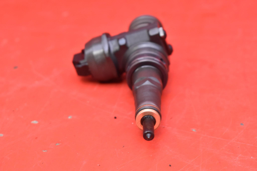 Einspritzdüse Einspritzdüse 038130073AG 0414720215 VW GOLF 5 V PLUS 1.9 TDI 105 KM