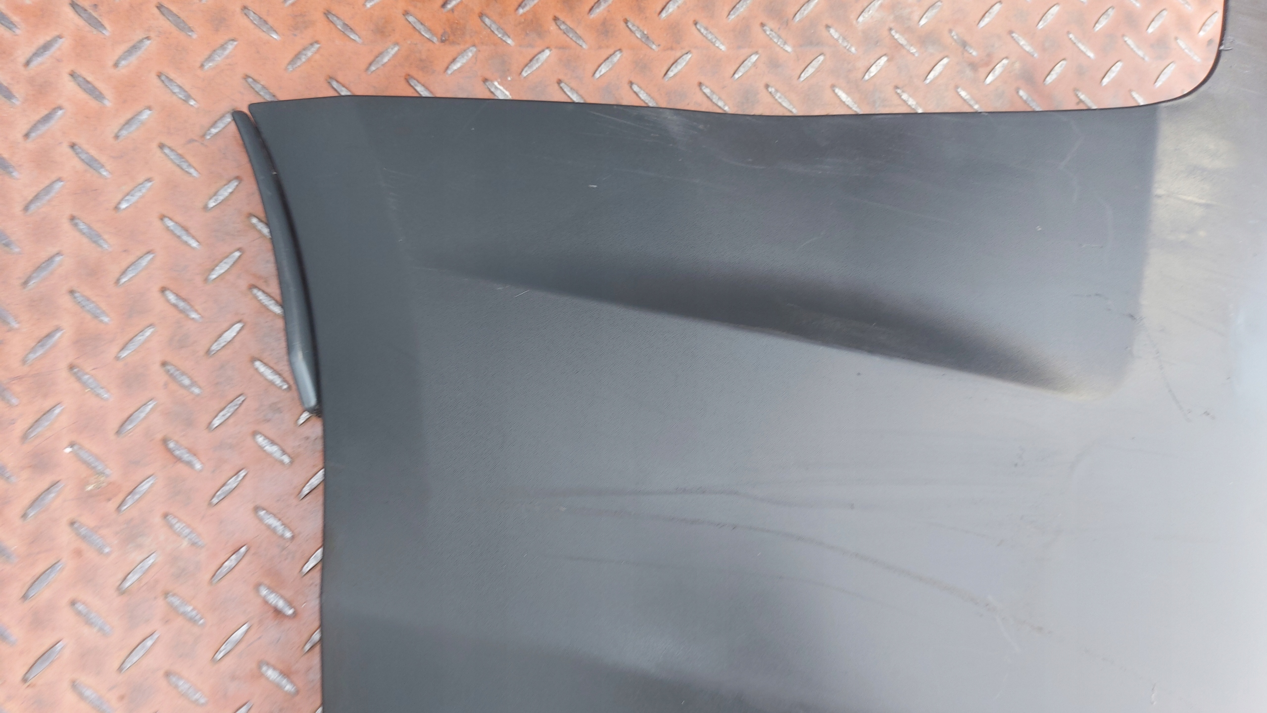 Ecke der Stoßstange links heck FORD TRANSIT 13