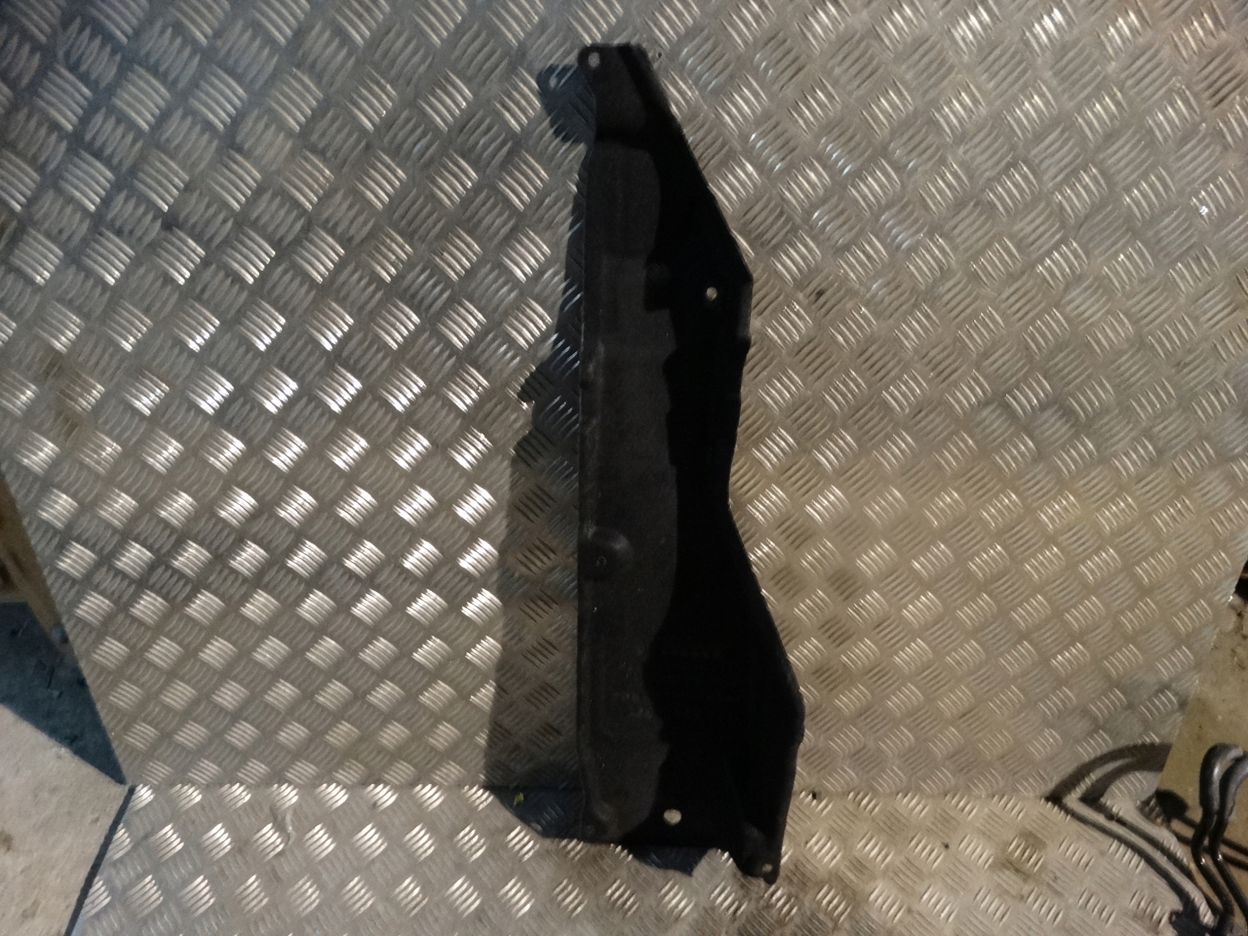 IDEALNA cover chassis left PORSCHE CAYENNE 9Y 1
