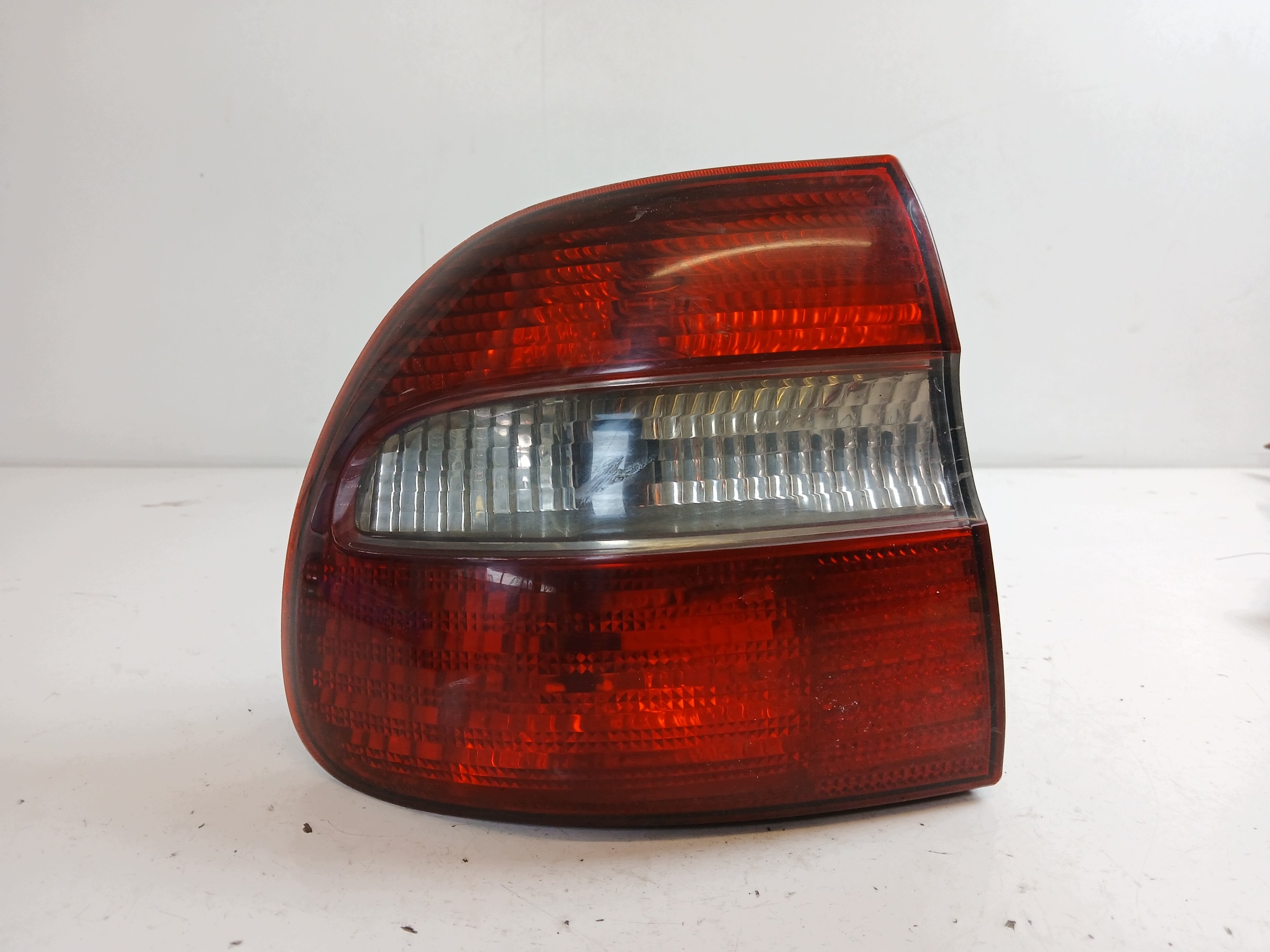 VOLVO V40 and light left rear part